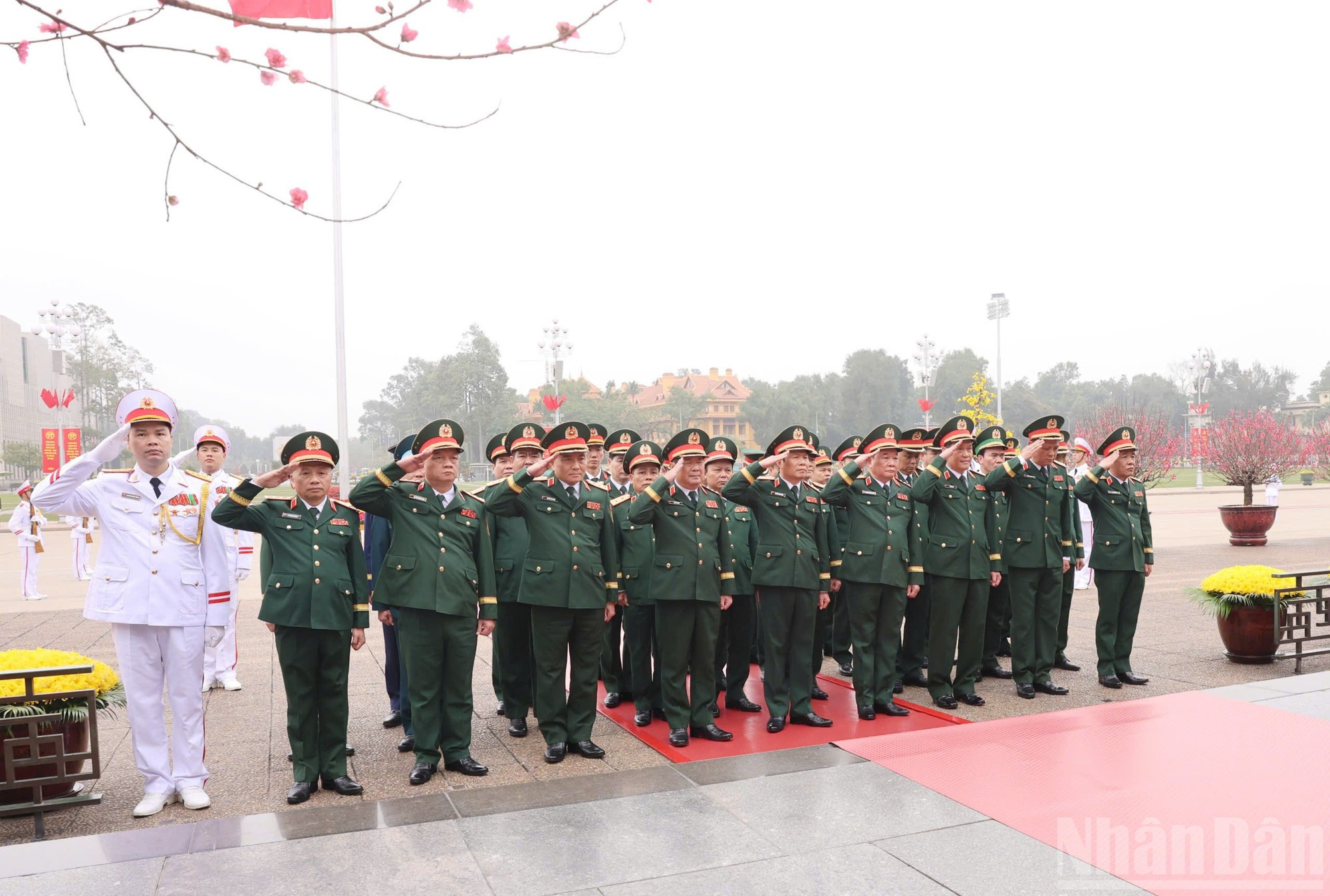La delegación de la Comisión Militar Central en el acto.