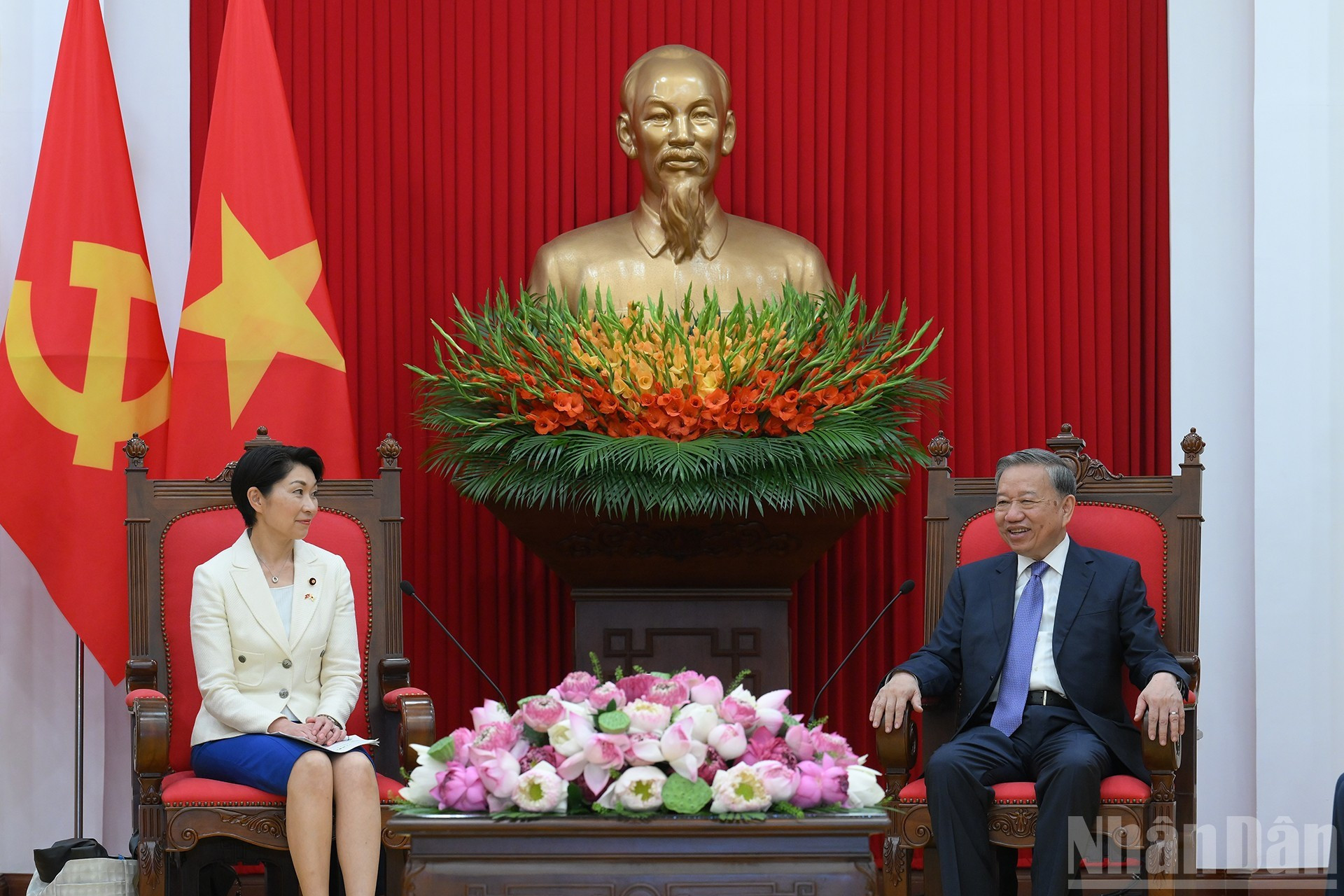 El secretario general del PCV, To Lam, se reúne con Obuchi Yuko, quien también es presidenta de la Alianza Parlamentaria de Amistad Japón-Vietnam y diputada del Partido Liberal Democrático.