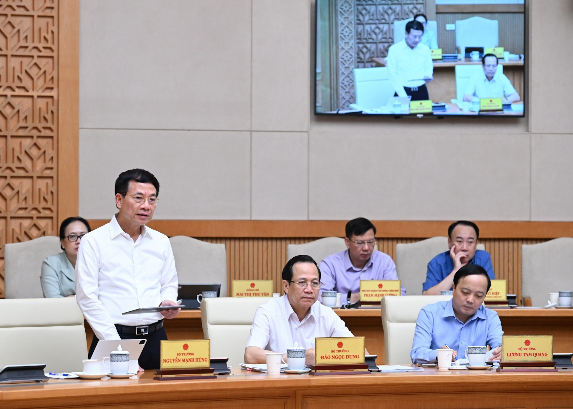 El ministro de Ciencia y Tecnología, Nguyen Manh Hung.