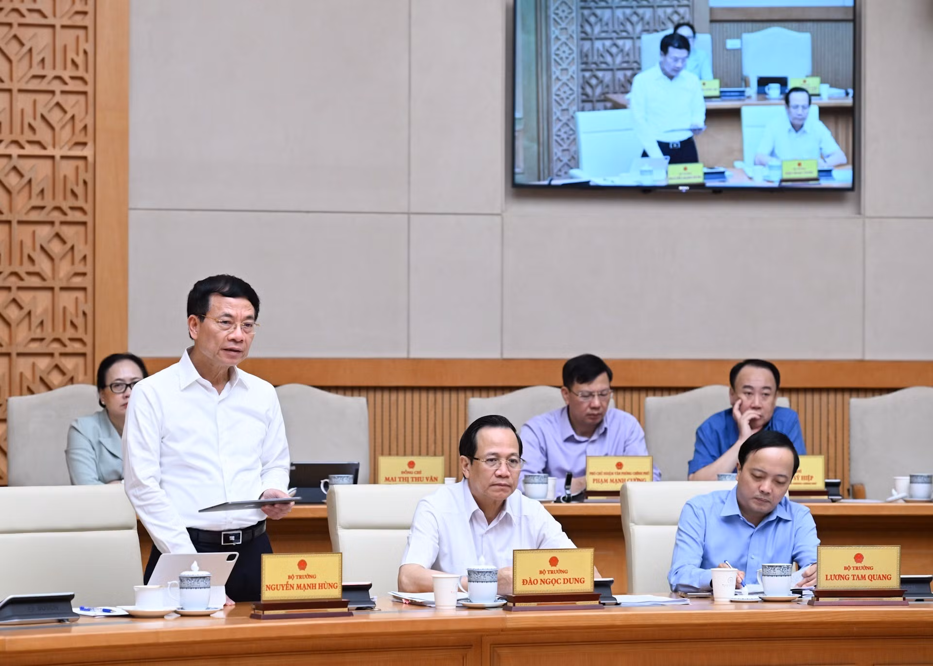 El ministro de Ciencia y Tecnología, Nguyen Manh Hung.