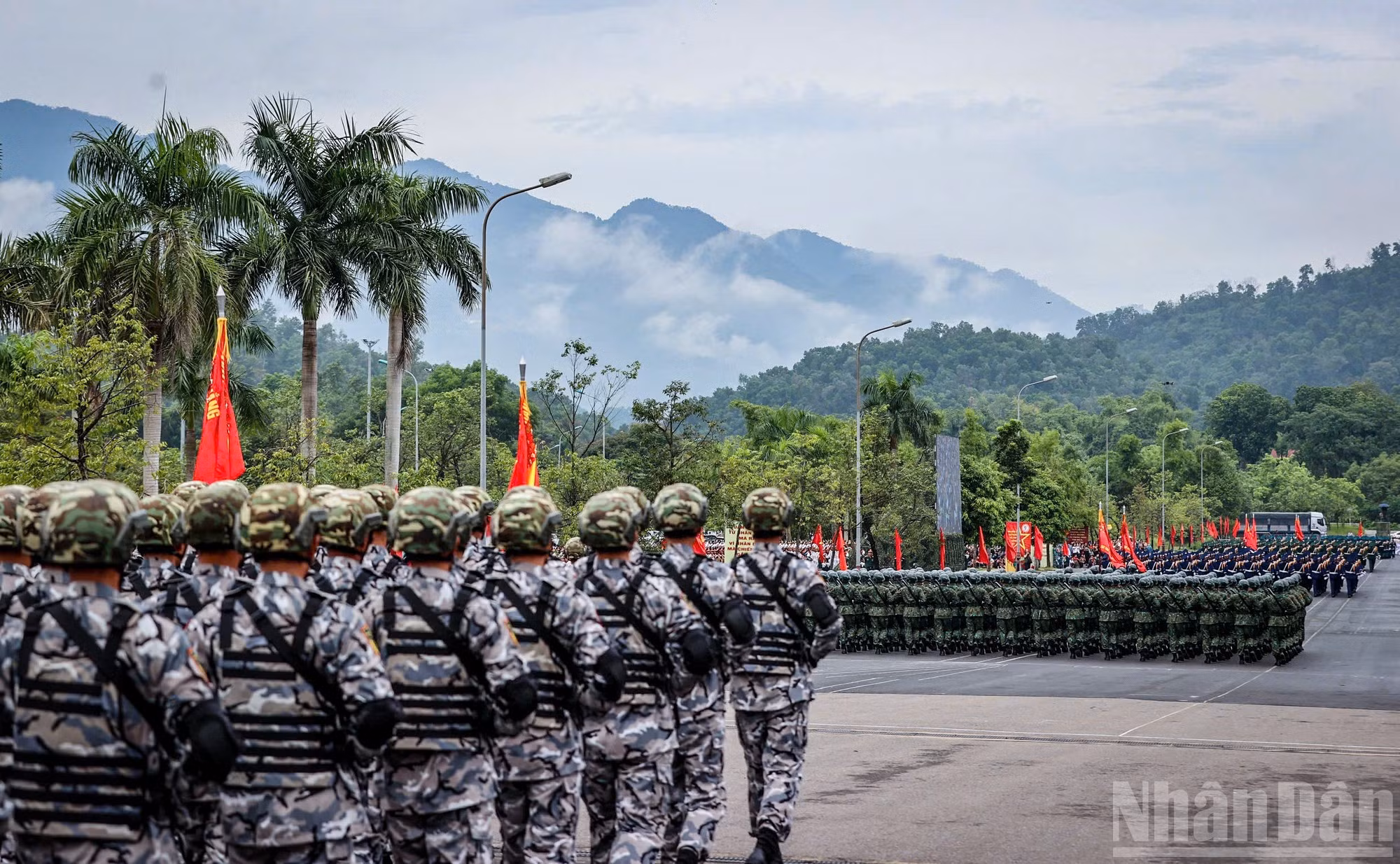 Panorama de los ensayos al servicio de la misión A80 en la Aldea de Cultura y Turismo de las Nacionalidades de Vietnam.
