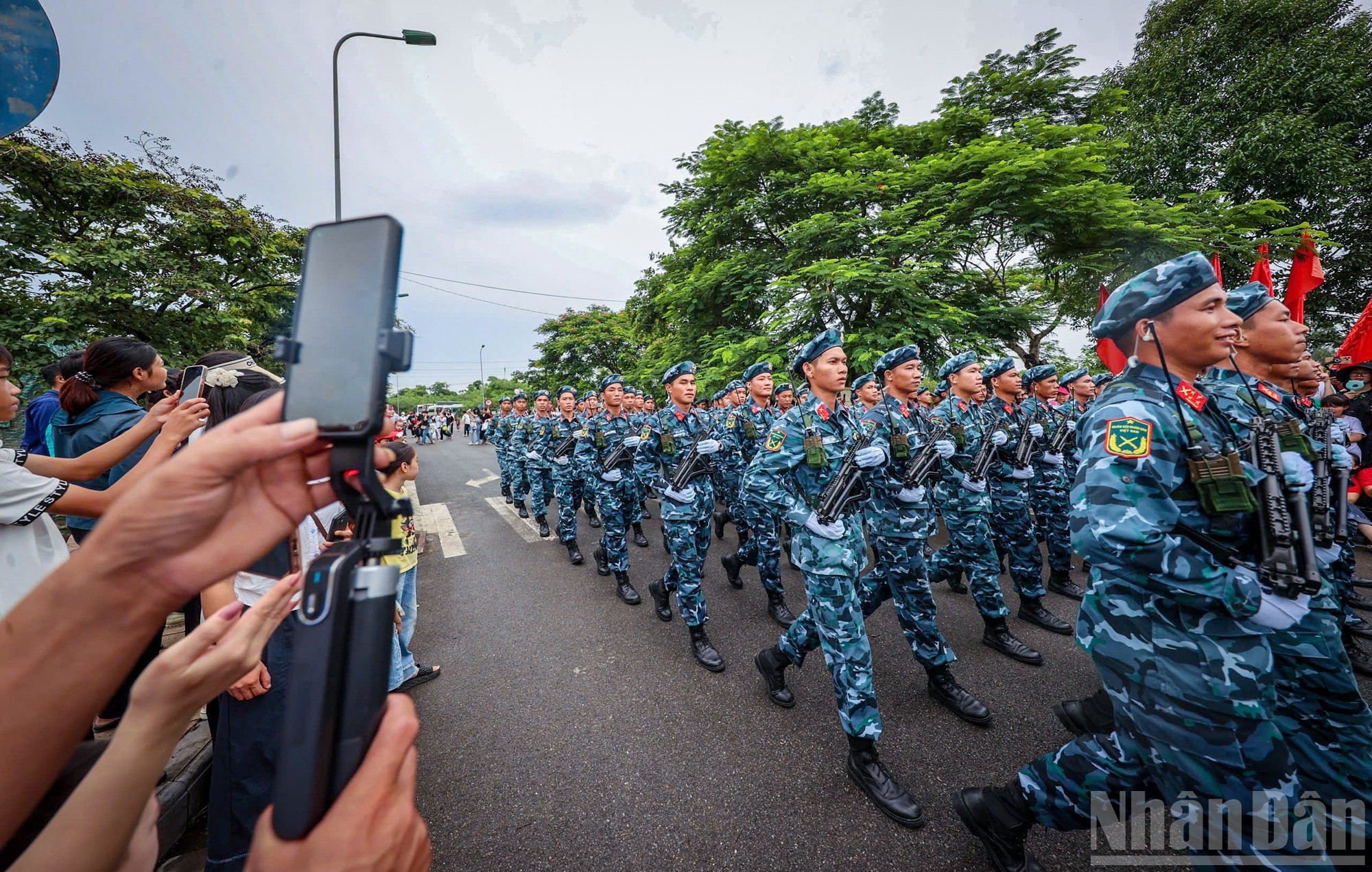 El desfile forma parte de una magna ceremonia conmemorativa por los 80 años de la independencia nacional, a celebrarse el 2 de septiembre. El desfile forma parte de una magna ceremonia conmemorativa por los 80 años de la independencia nacional, a celebrarse el 2 de septiembre.