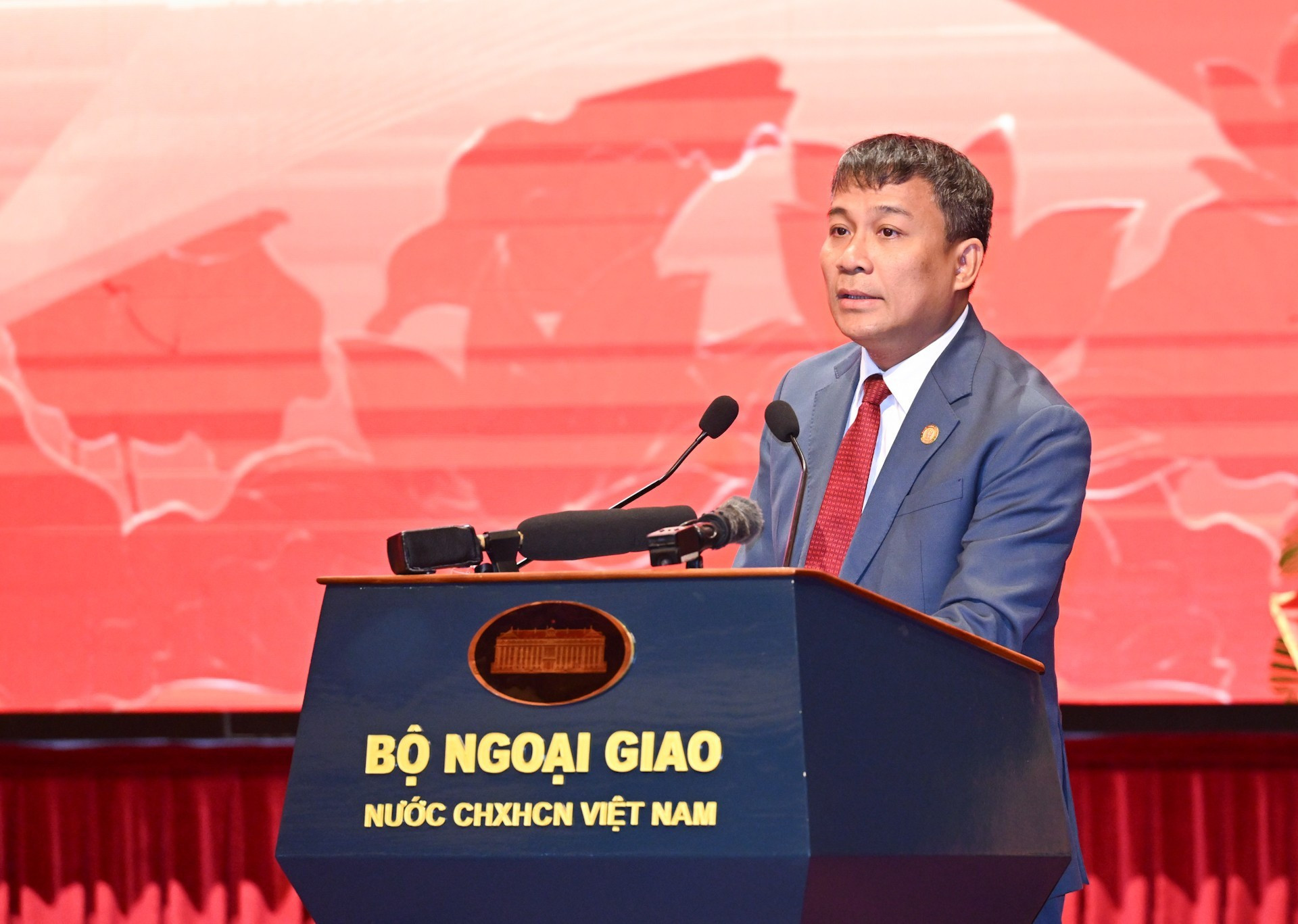 El viceministro permanente de Relaciones Exteriores, Nguyen Minh Vu, en su intervención.