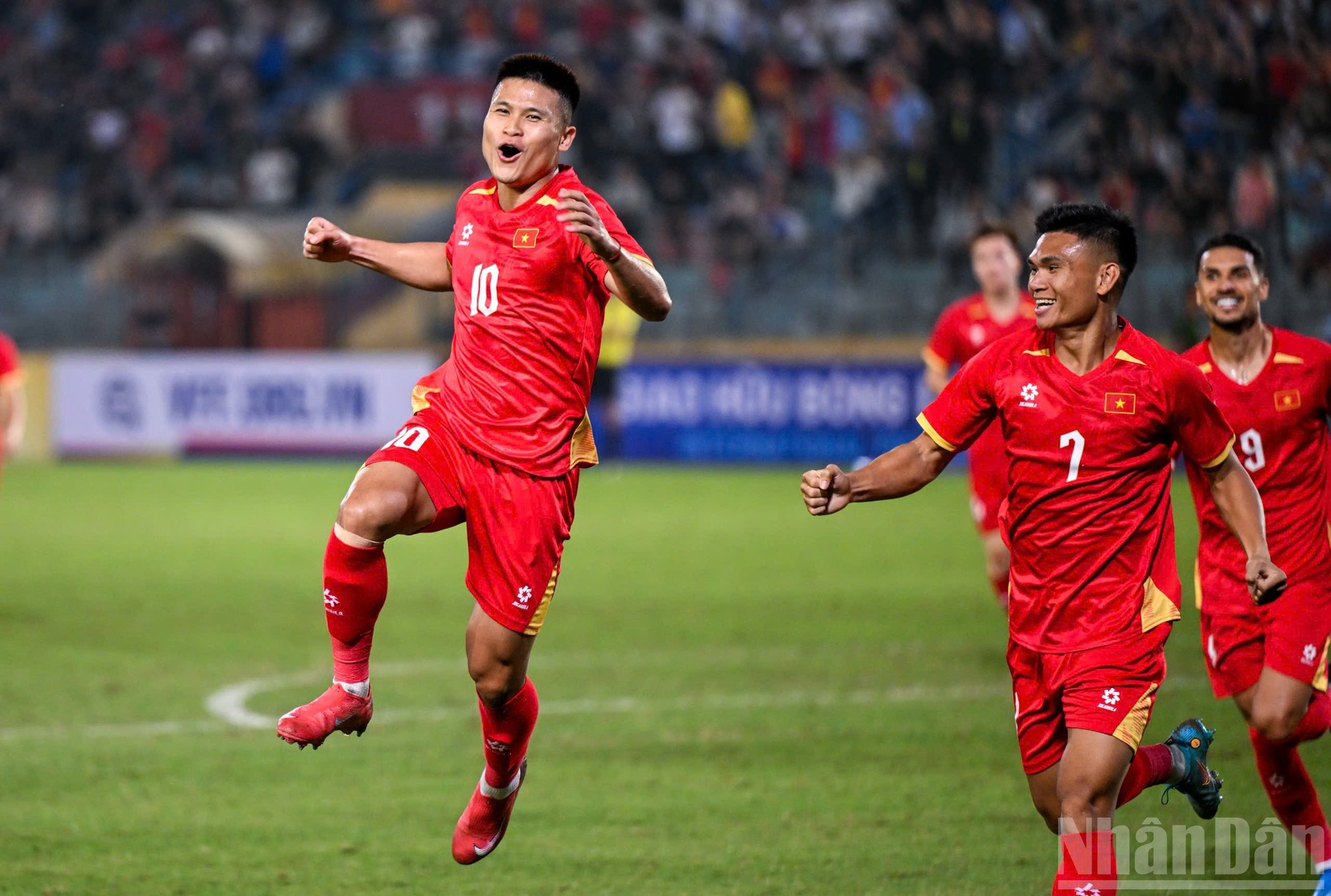 El remate de Tuan Hai al minuto 8 pone a Vietnam por delante en el marcador.