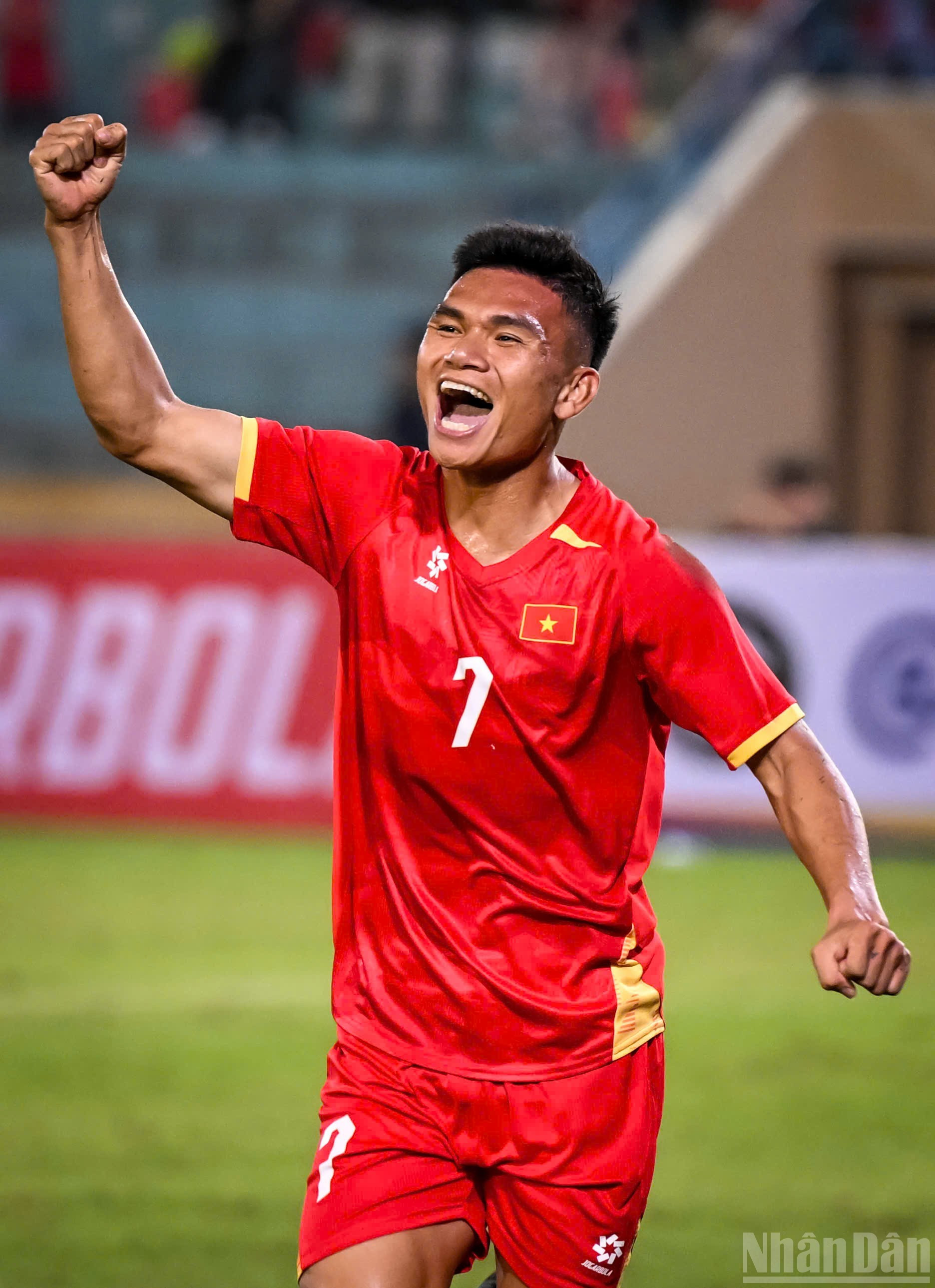 Xuan Manh da rienda suelta a su alegría.