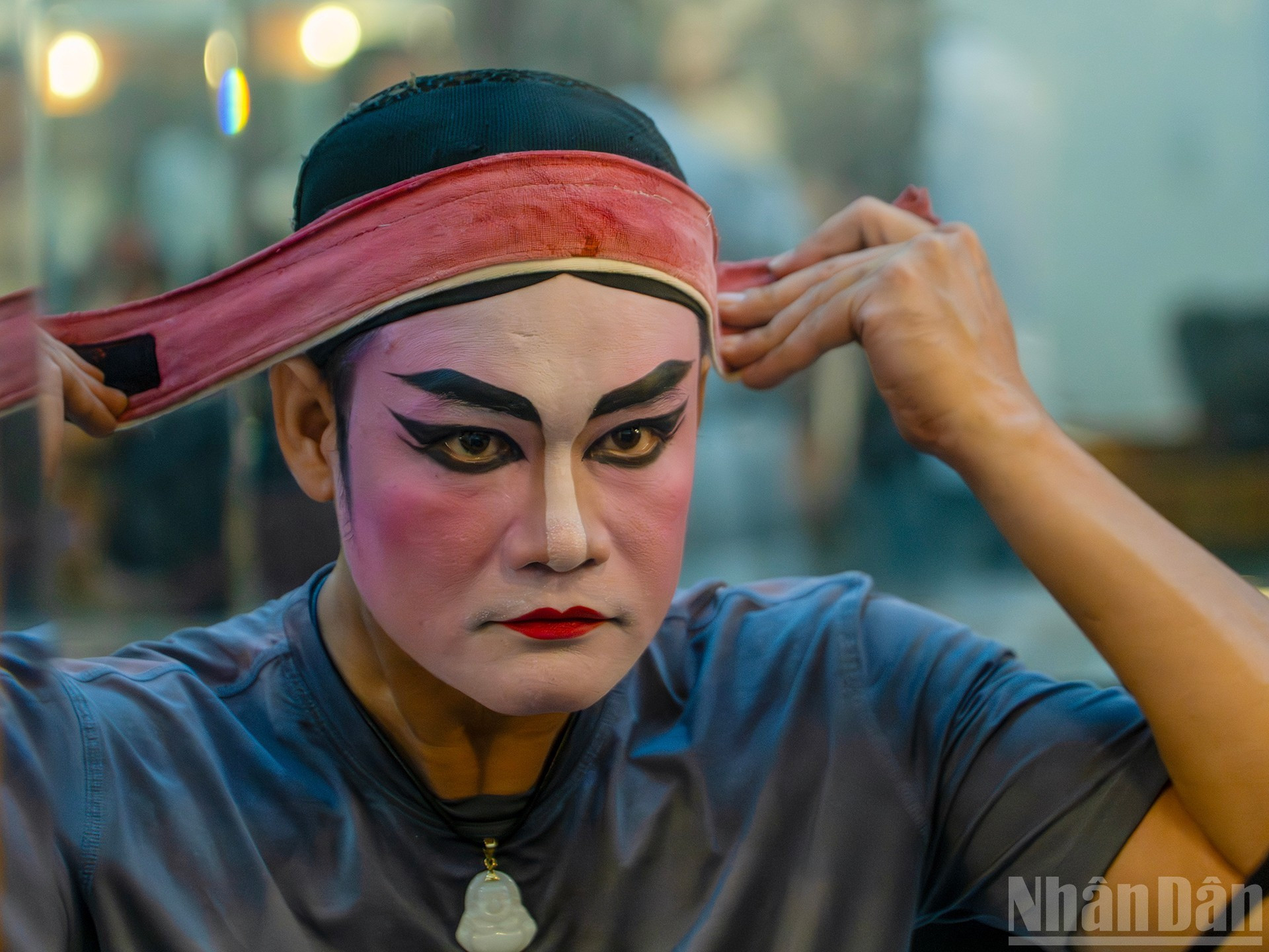 En este trabajo deben utilizarse paletas fuertemente pigmentadas y trazos nítidos para revelar claramente el carácter y magnificar la expresión facial.