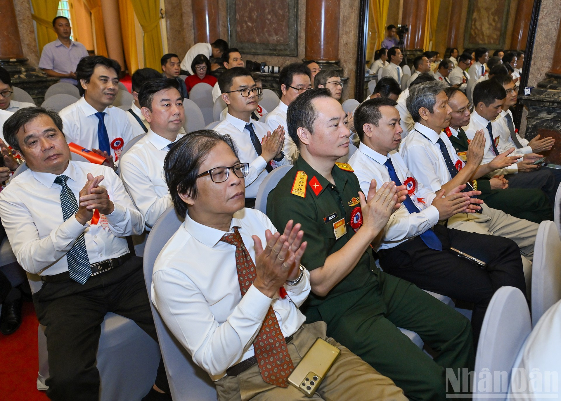 Se trata de periodistas con aportes sobresalientes a sus respectivos sectores.