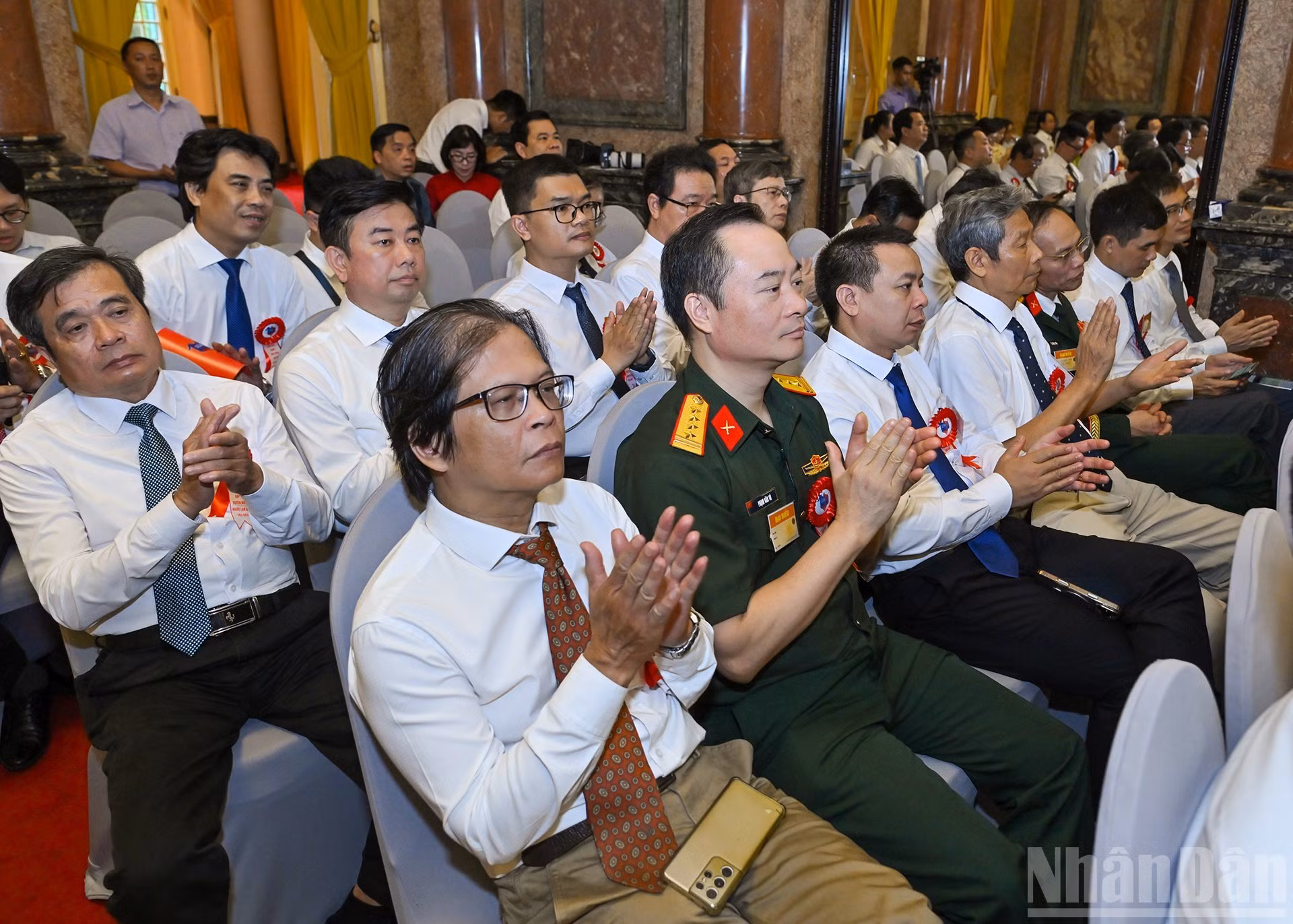 Se trata de periodistas con aportes sobresalientes a sus respectivos sectores.