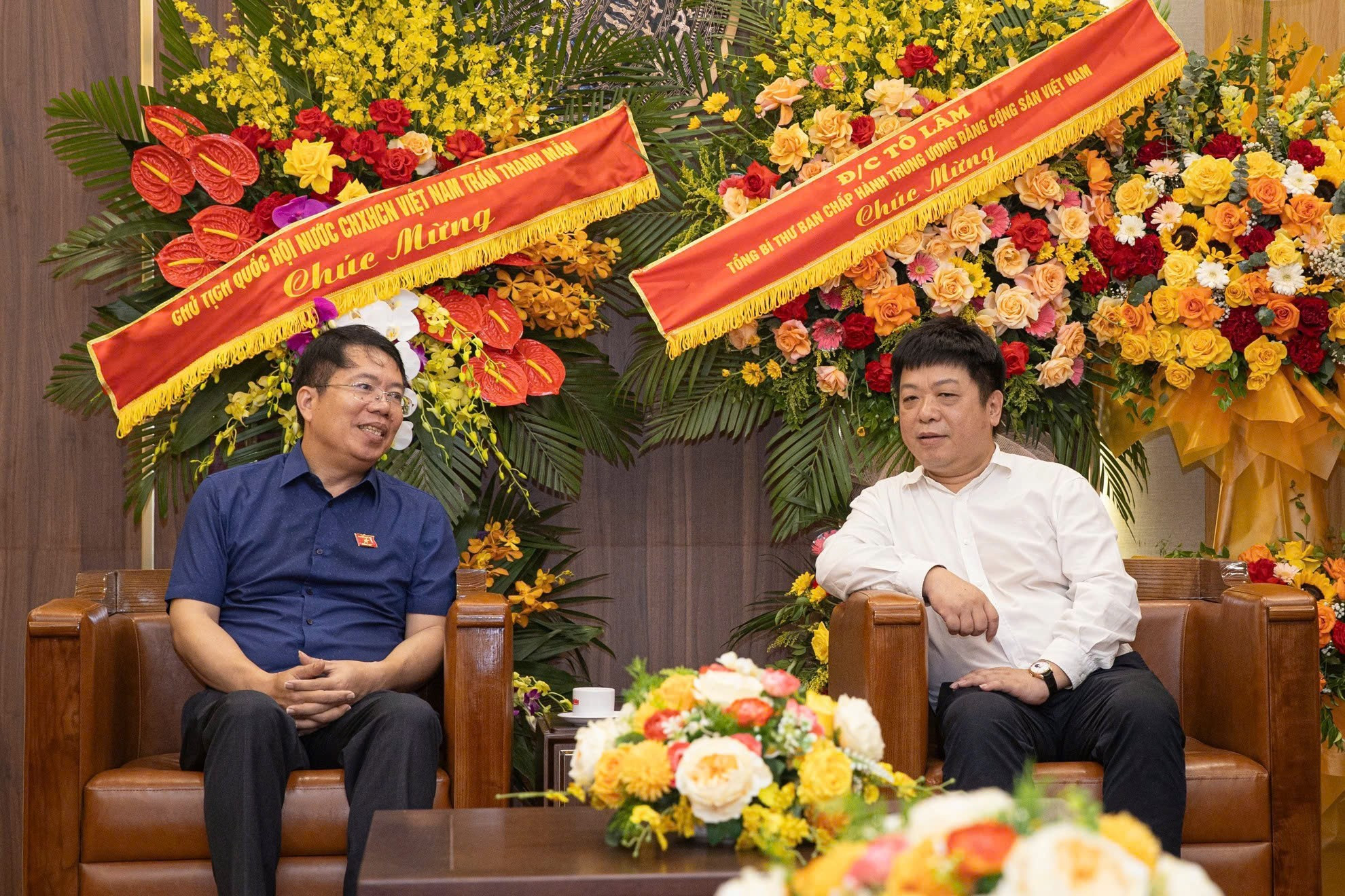 Escena de la reunión entre Van Hien y el redactor subjefe Que Dinh Nguyen.