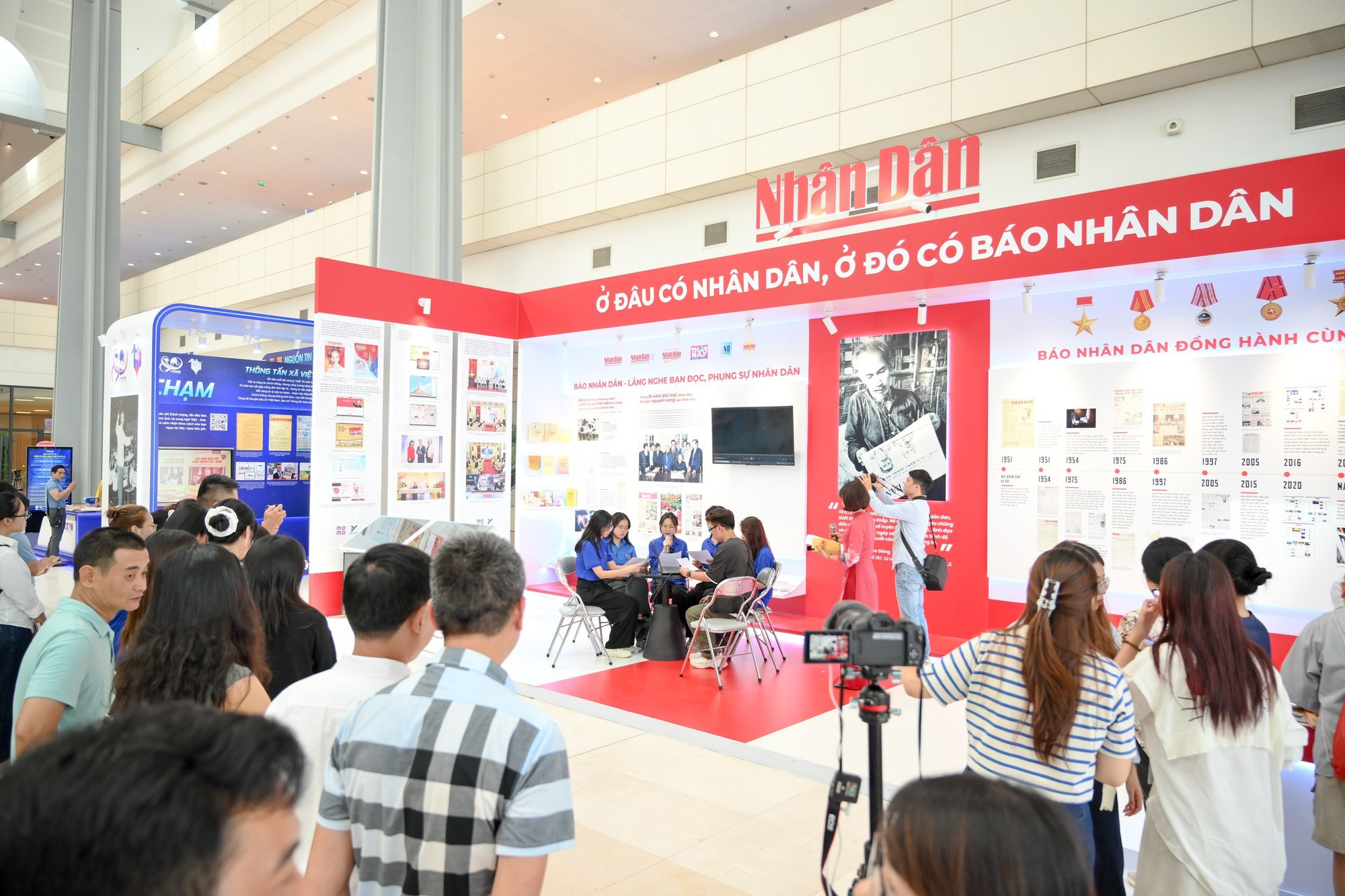 Vista panorámica del área de Nhan Dan en el festival.