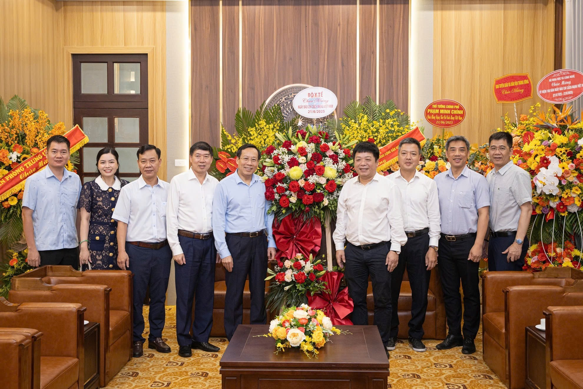 La delegación del Ministerio de Salud Pública se encuentra encabezada por el viceministro Le Duc Luan.