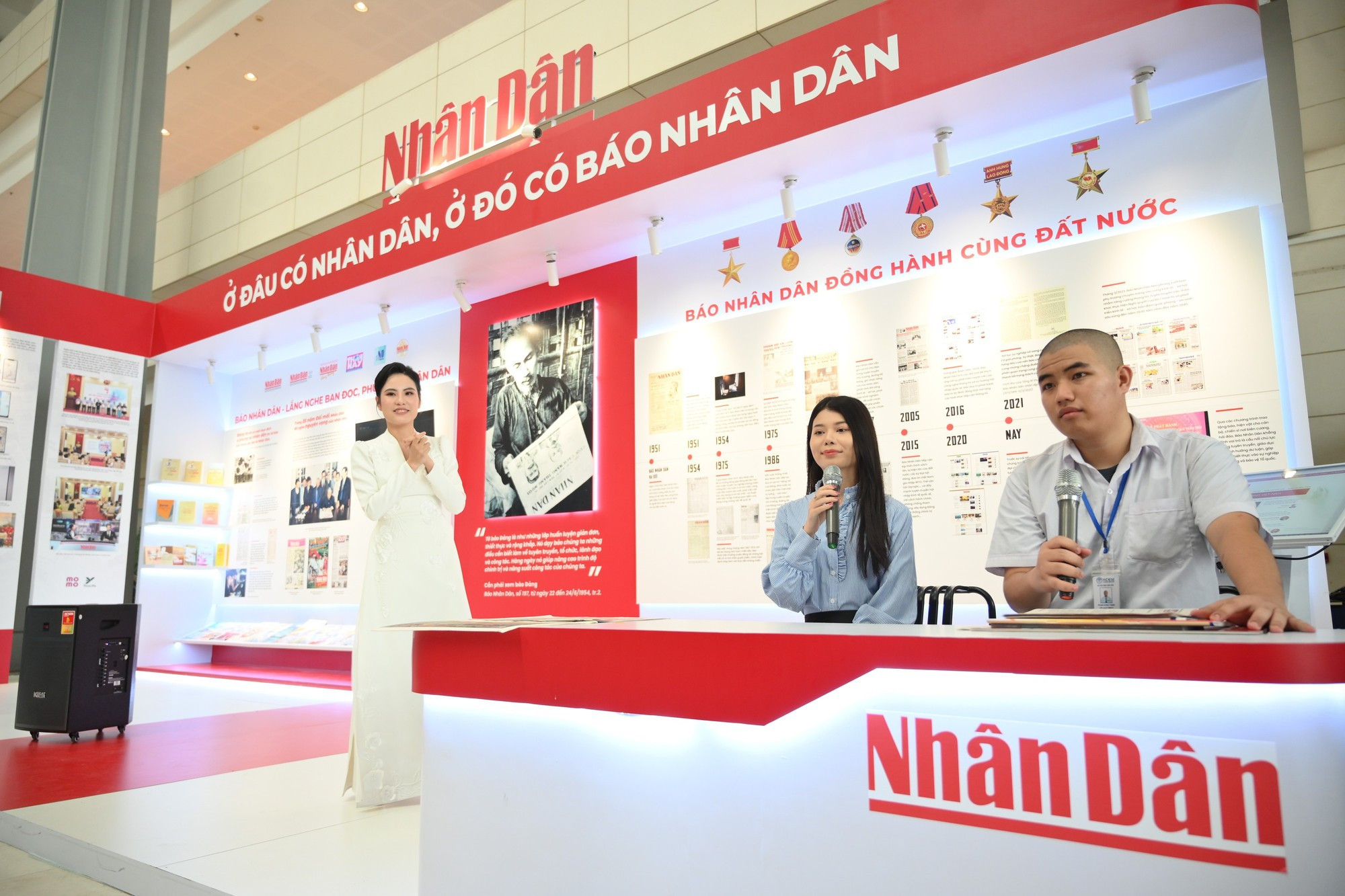 Los visitantes pueden probar también el rol de presentador de televisión.