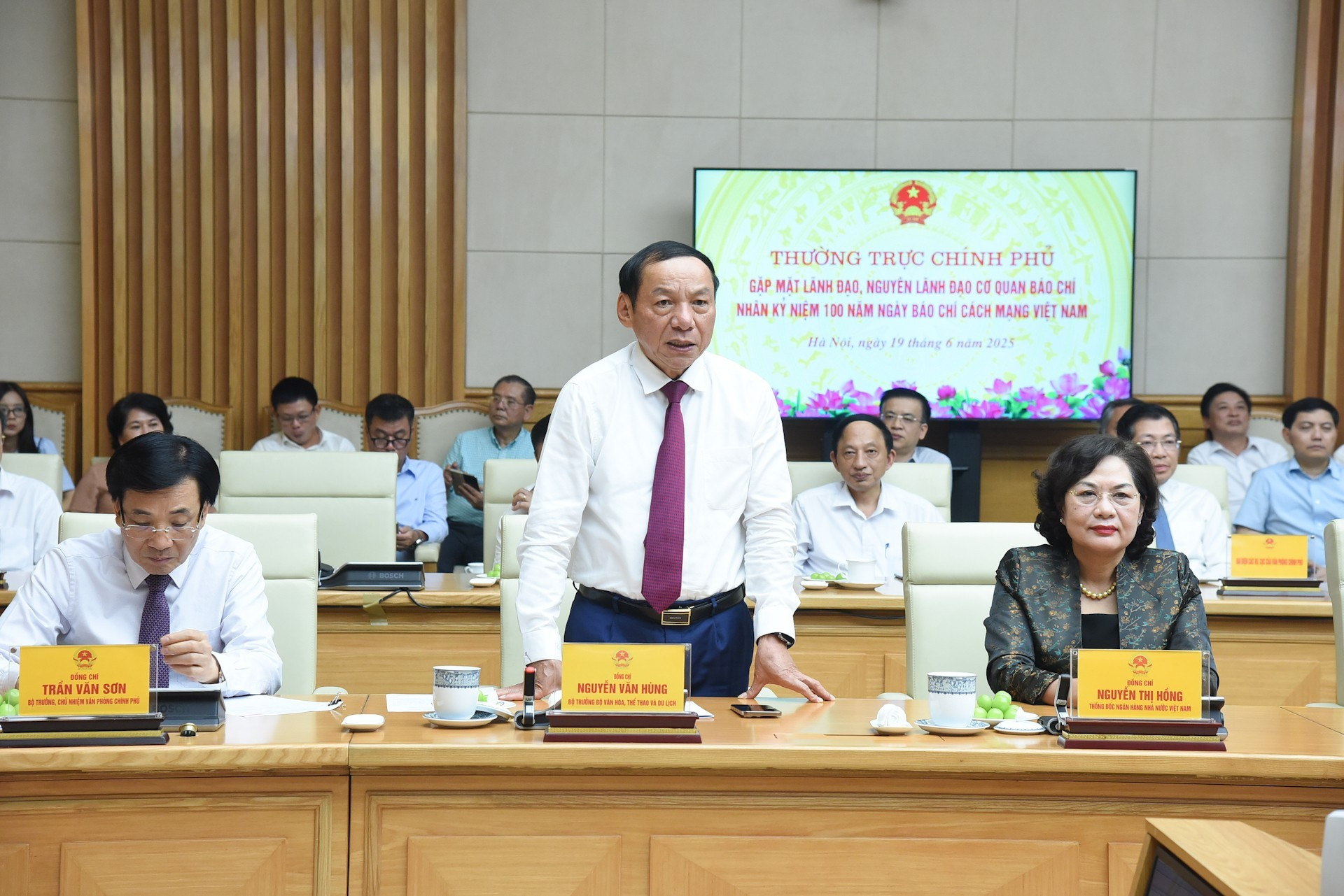 El ministro de Cultura, Deportes y Turismo, Nguyen Van Hung.