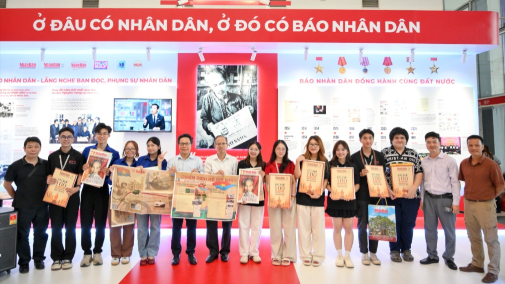 [Foto] Acaparan atención del público actividades de Nhan Dan en Festival Nacional de Prensa
