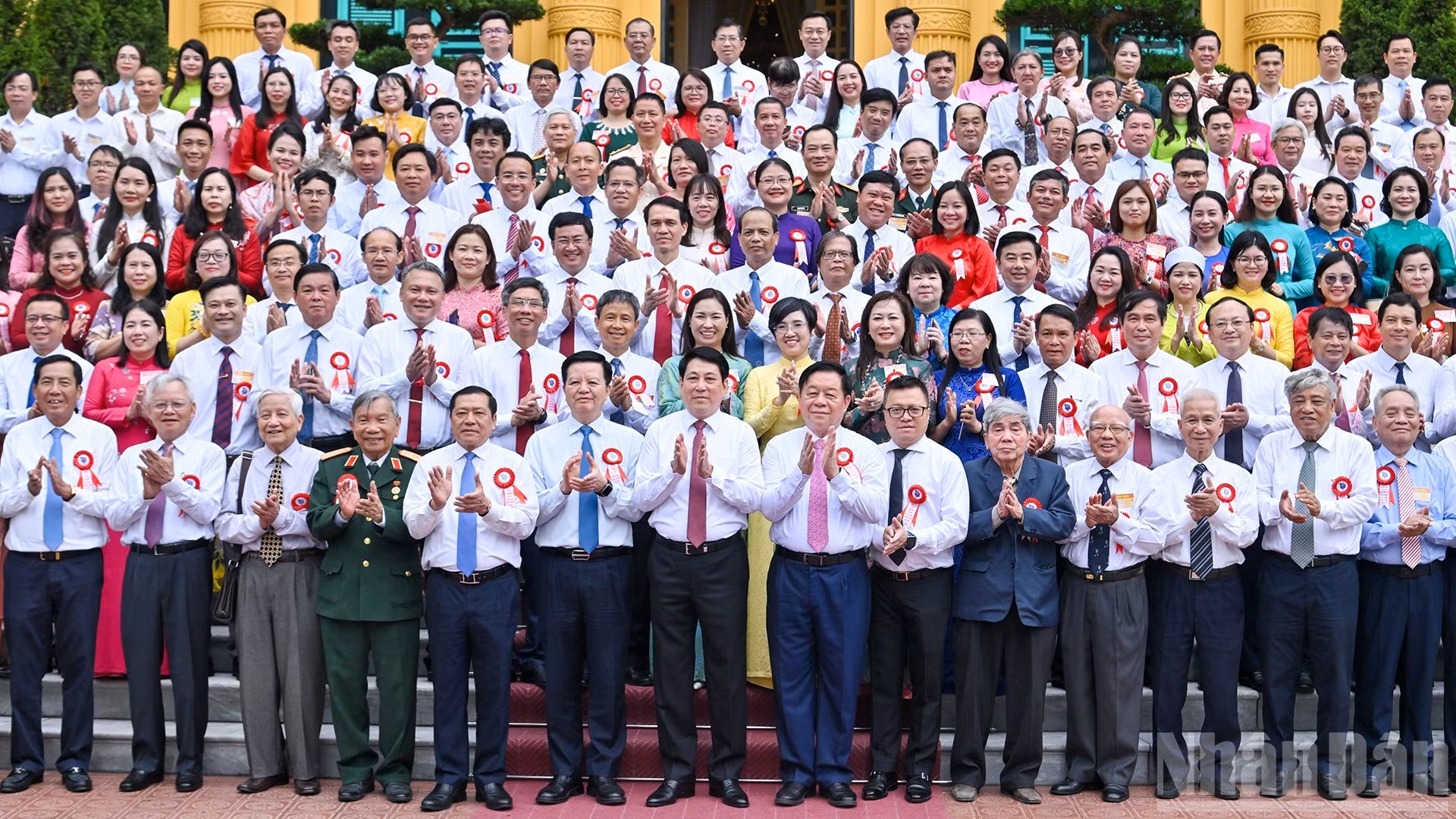 [Foto] Presidente de Vietnam recibe a periodistas destacados con motivo de Día de Prensa Revolucionaria 