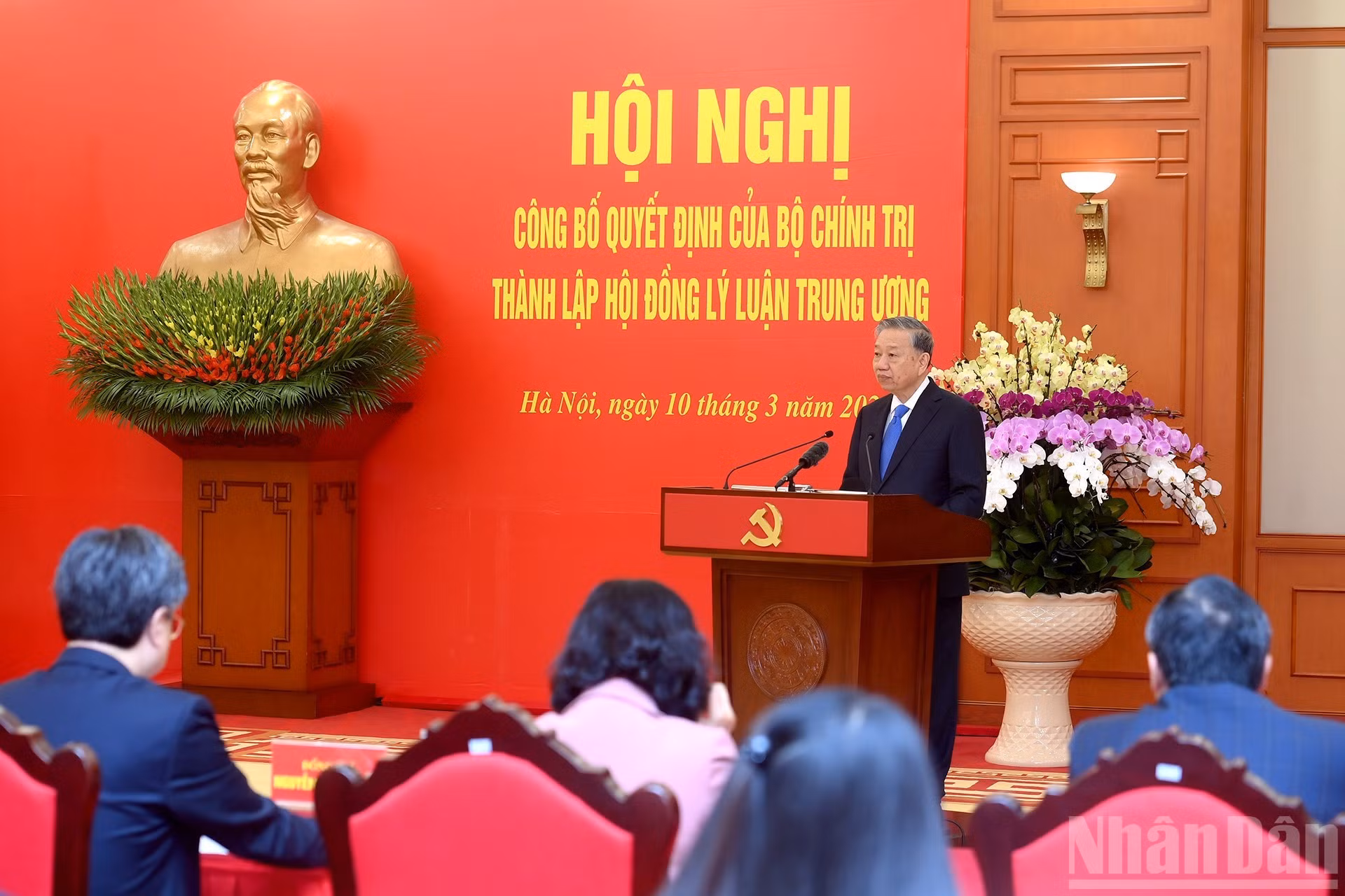 El secretario general del Partido Comunista de Vietnam, To Lam, interviene en el acto.