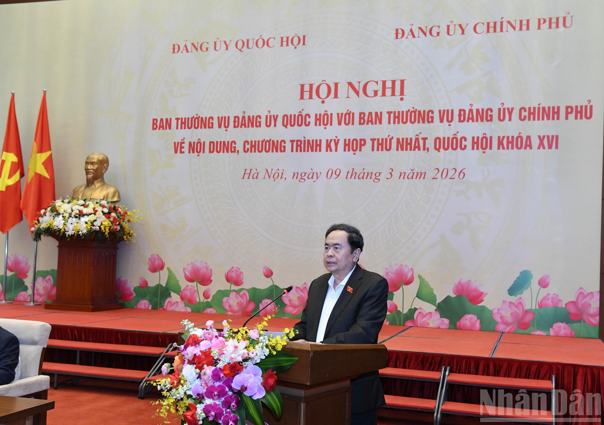 El secretario del Comité del PCV en la Asamblea Nacional de Vietnam y presidente de esta entidad, Tran Thanh Man, pronuncia el discurso inaugural de la reunión.