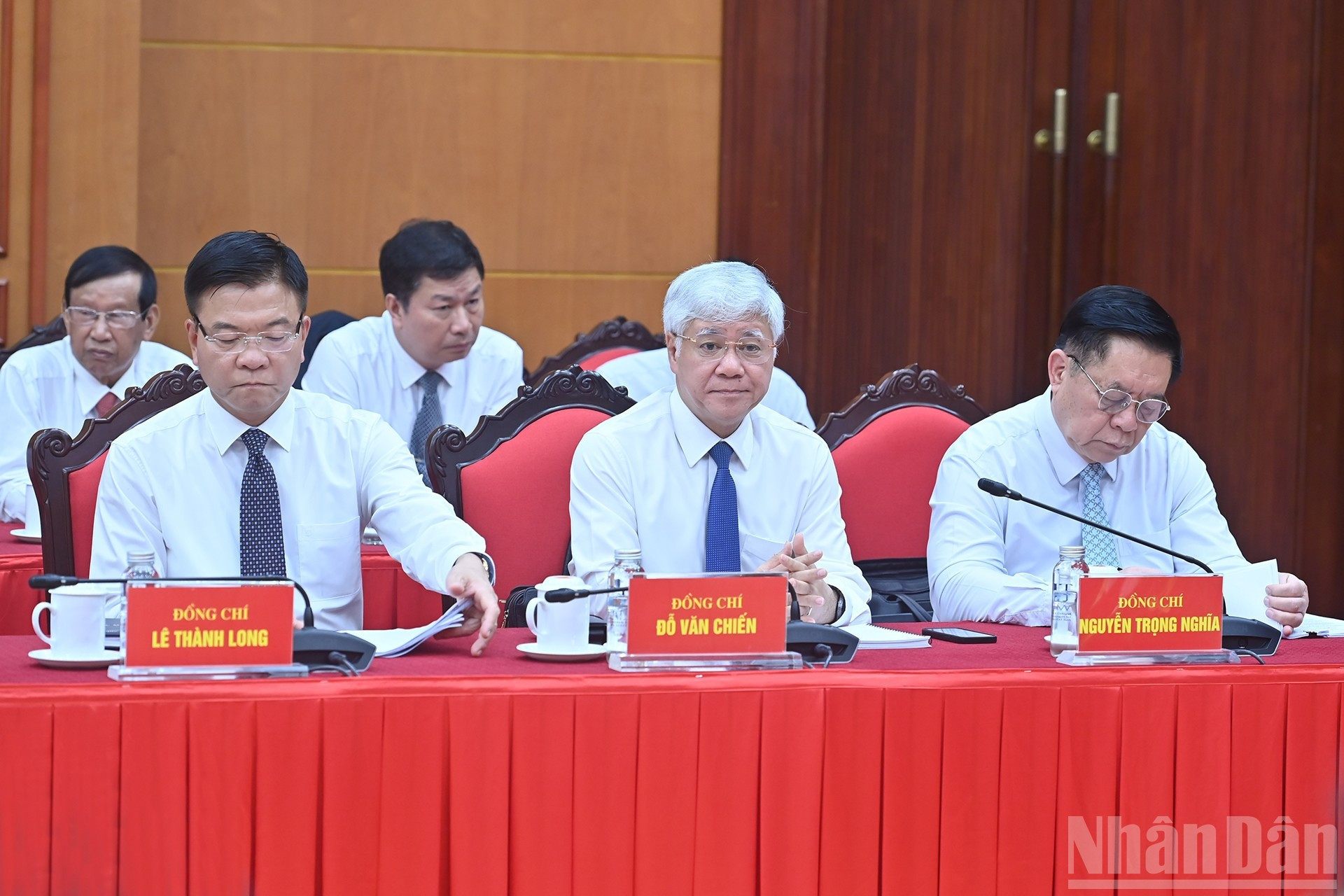 Dirigentes del Partido y del Estado en el encuentro.