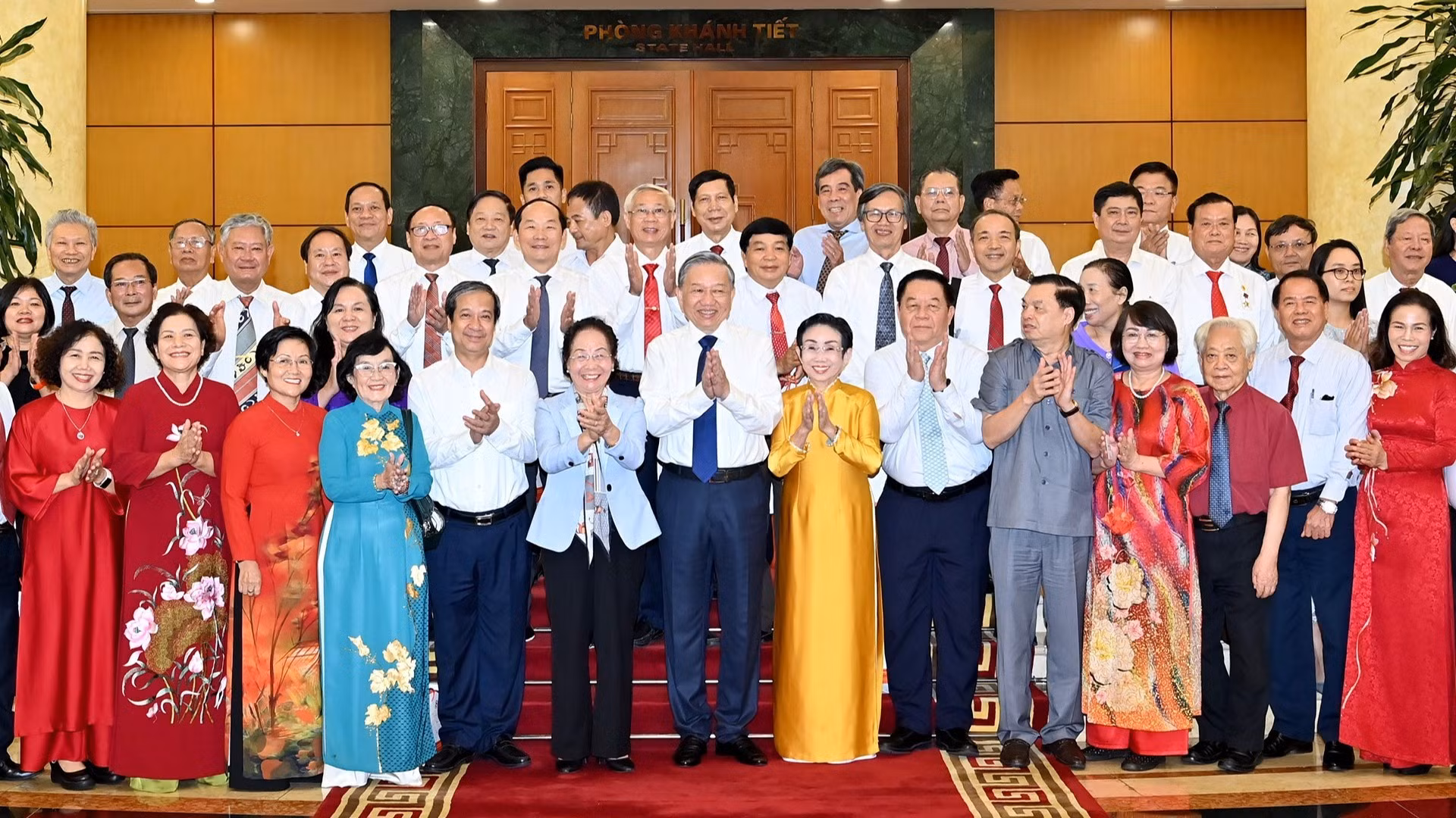 [Foto] Líder del PCV recibe a miembros clave de Asociación de Estímulo al Estudio de Vietnam