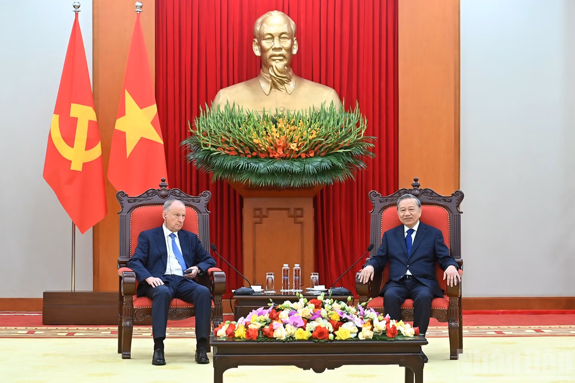 Escena de la reunión.