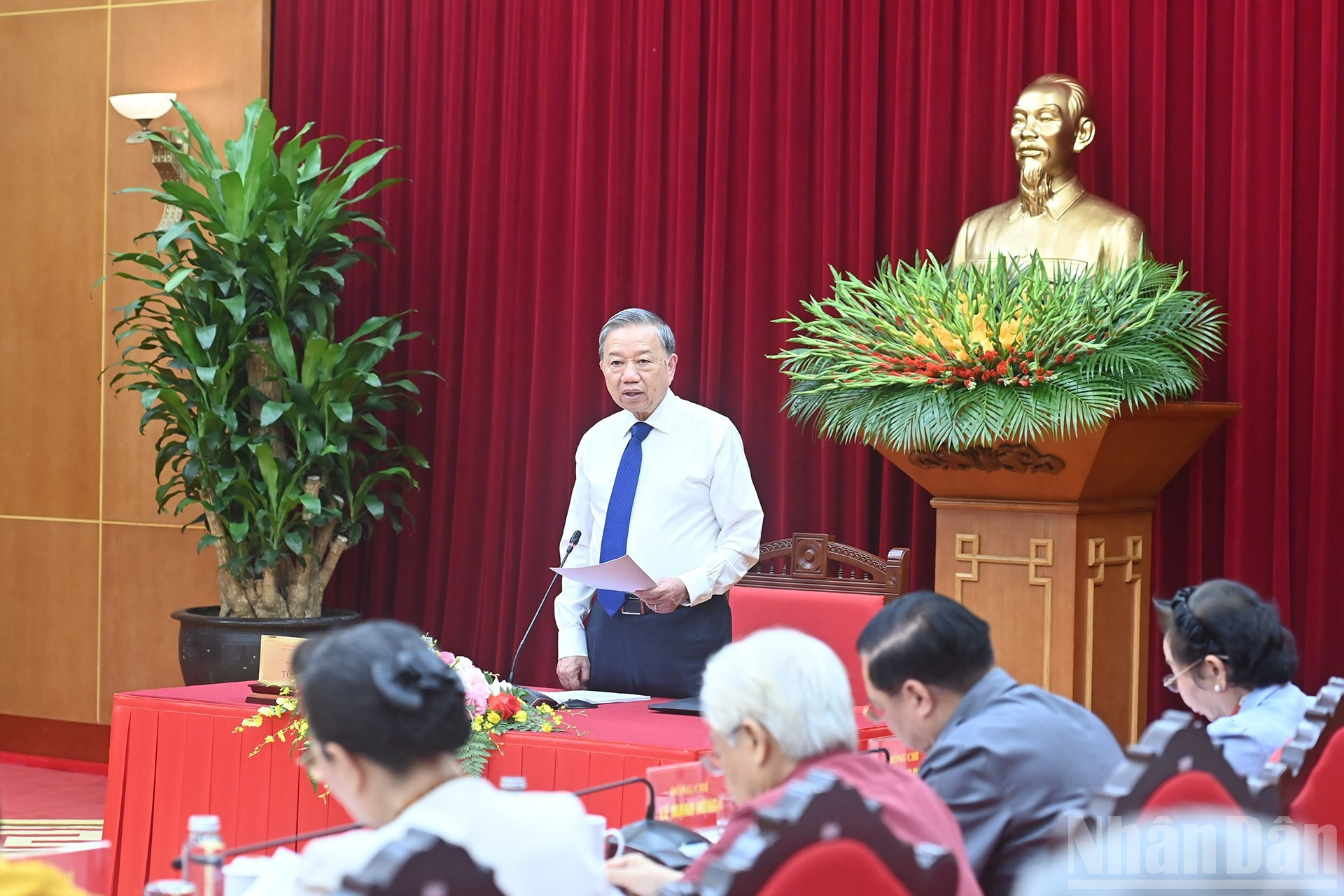 El secretario general del PCV, To Lam, en su intervención.