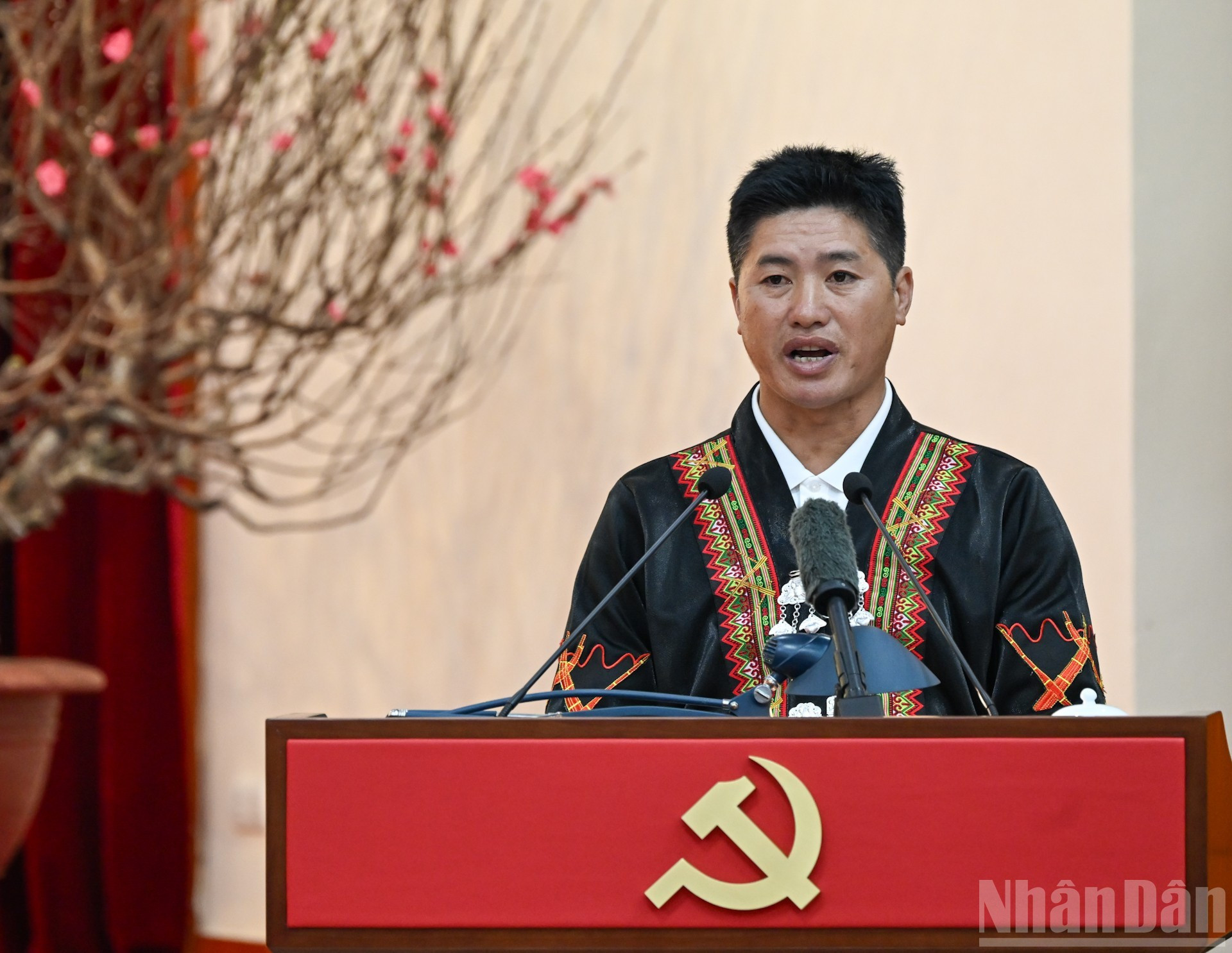 Vang A Chu, secretario del Comité del PCV en la aldea de Ha La Chu B, en la comuna de Pa Ham, de la provincia de Dien Bien.