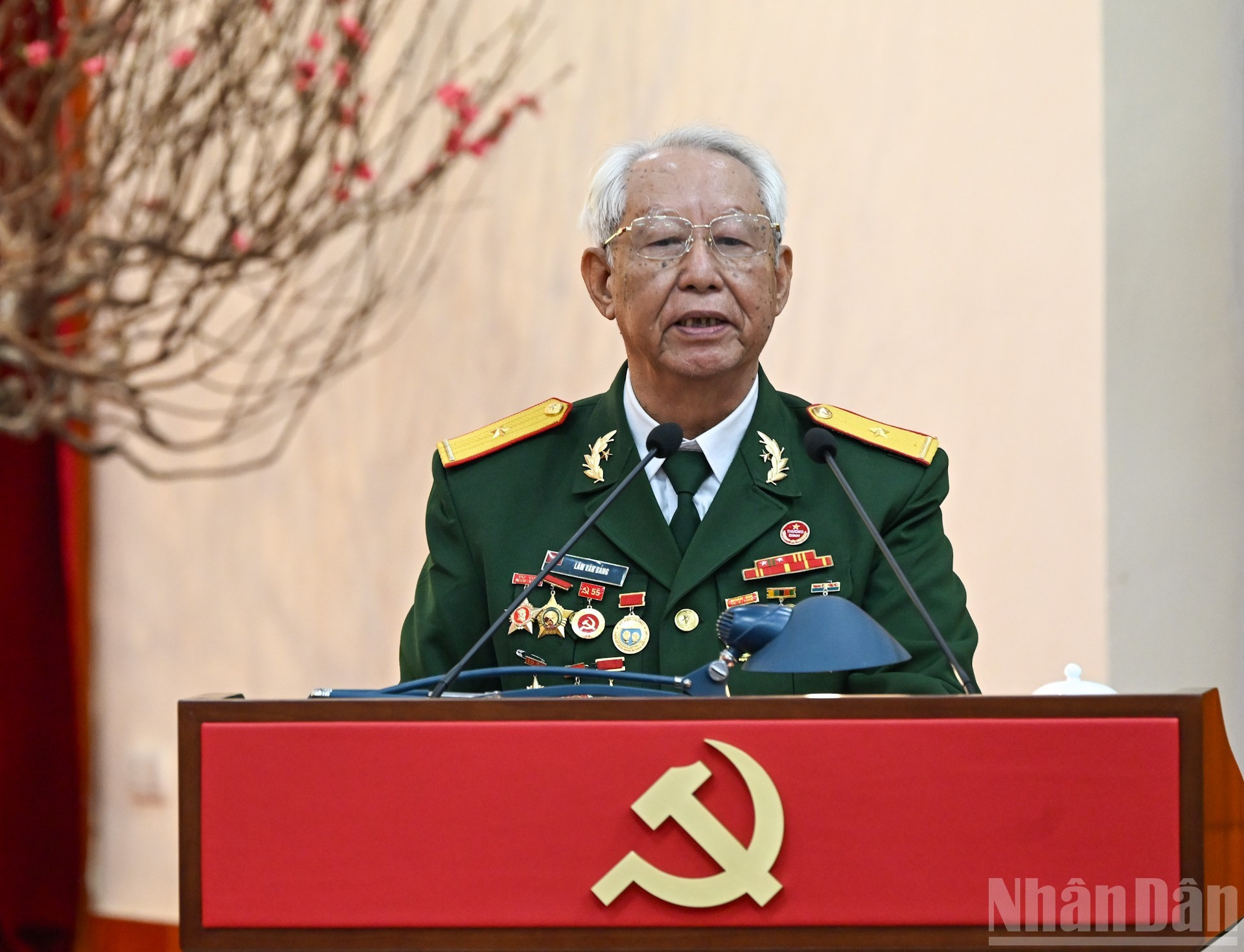 Lam Van Bang, secretario del Comité del PCV del Museo en honor a Combatientes revolucionarios encarcelados por los enemigos, en la ciudad de Hanói.