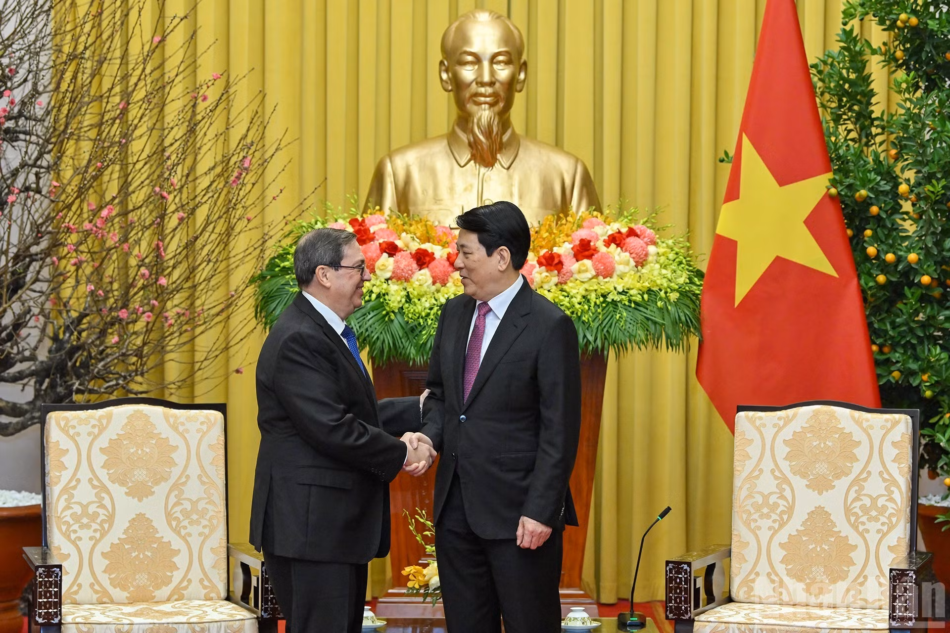 El presidente de Vietnam, Luong Cuong, recibe a Bruno Rodríguez Parrilla, quien visita el país en calidad de enviado especial del Partido Comunista y del Estado cubano.