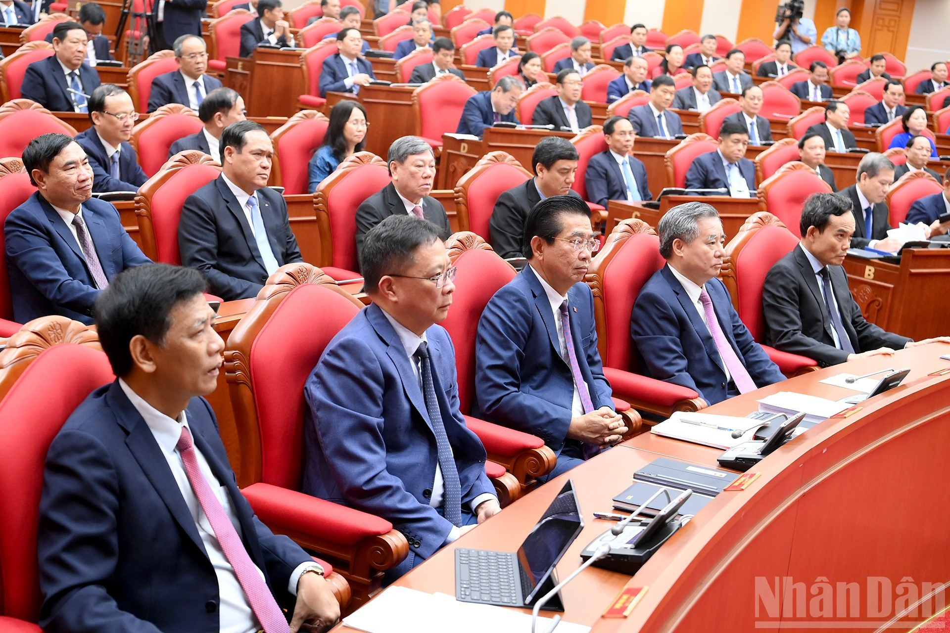 Delegados a la sesión de clausura del decimotercer pleno del Comité Central del PCV del XIII mandato.