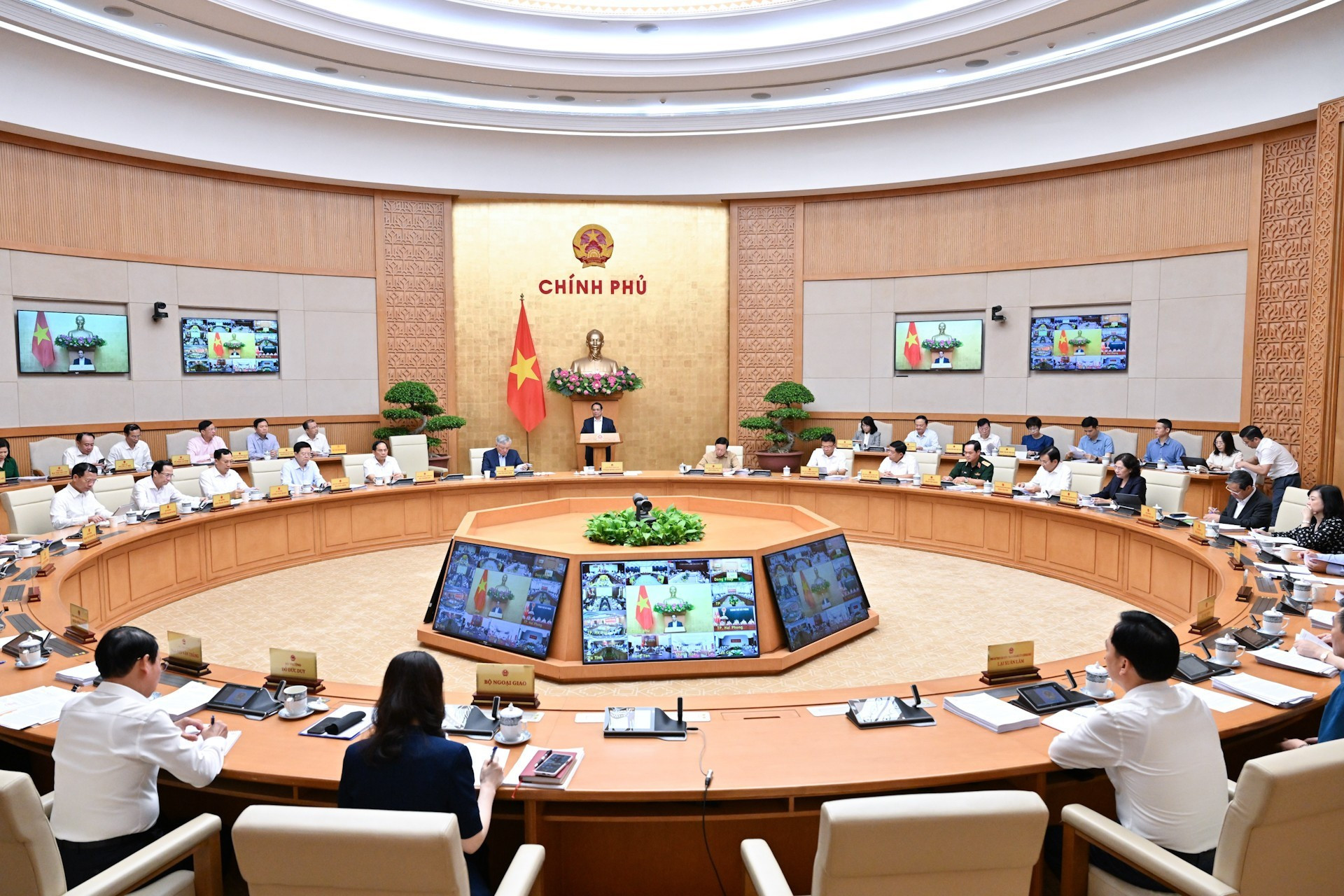 Panorama de la reunión en Hanói.