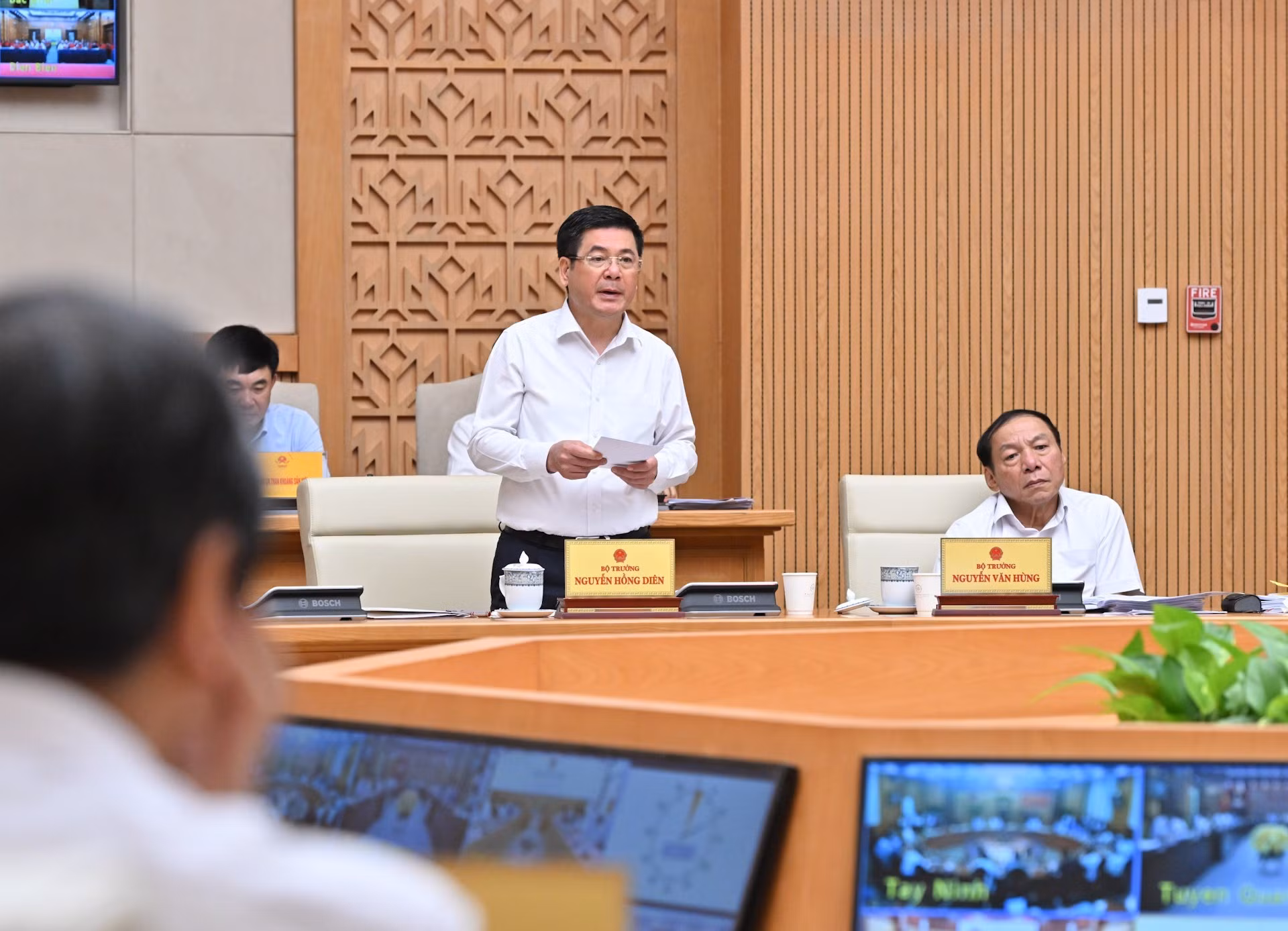 El ministro de Industria y Comercio, Nguyen Hong Dien.