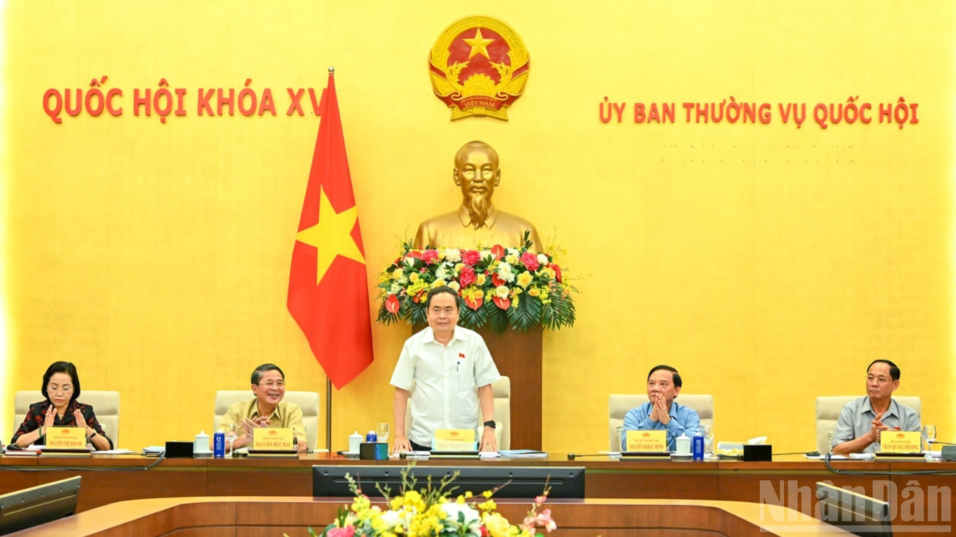 [Foto] Jefe del Legislativo vietnamita evalúa trabajo de Consejo de Asuntos Étnicos y órganos parlamentarios