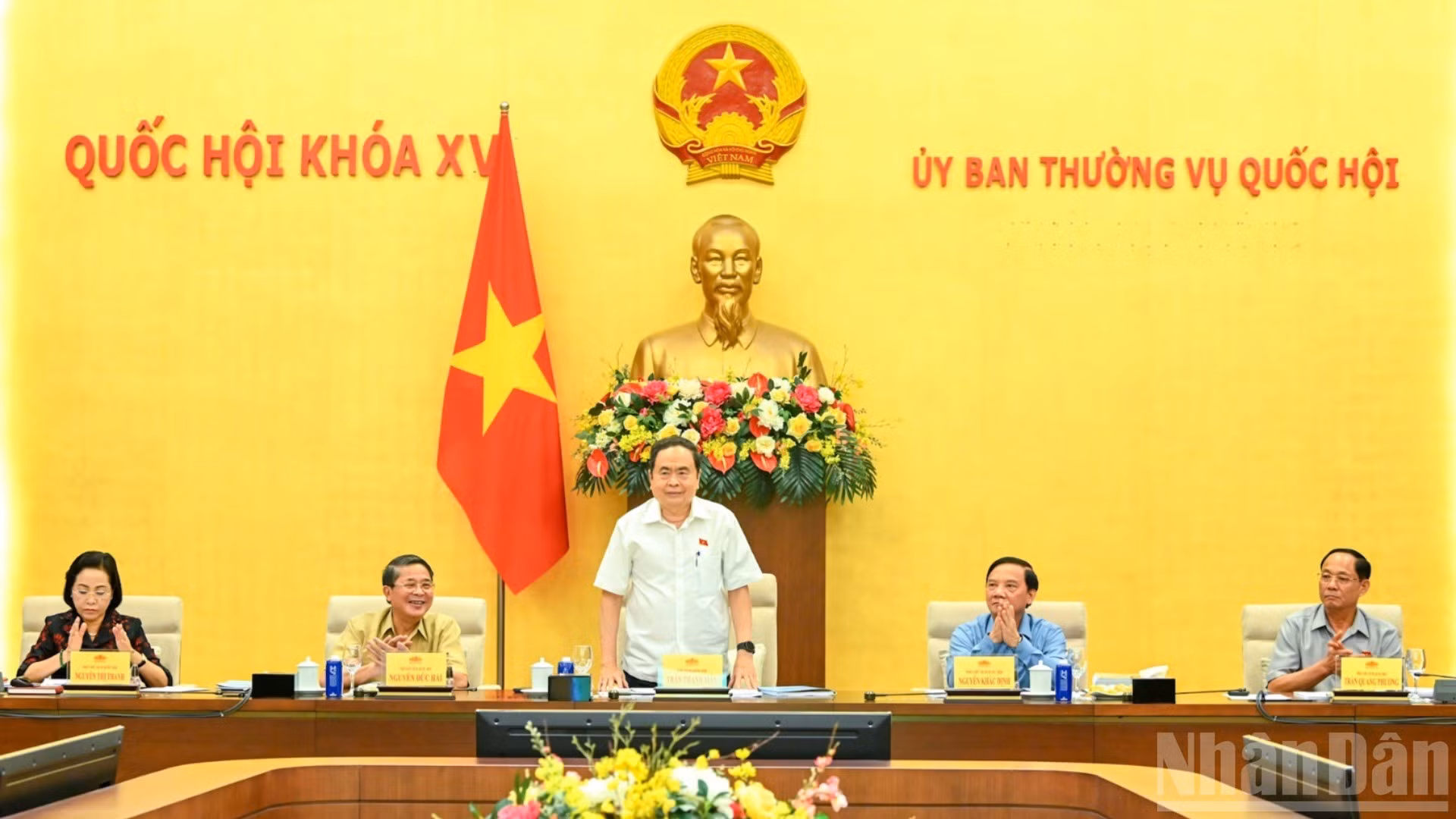 [Foto] Jefe del Legislativo vietnamita evalúa trabajo de Consejo de Asuntos Étnicos y órganos parlamentarios