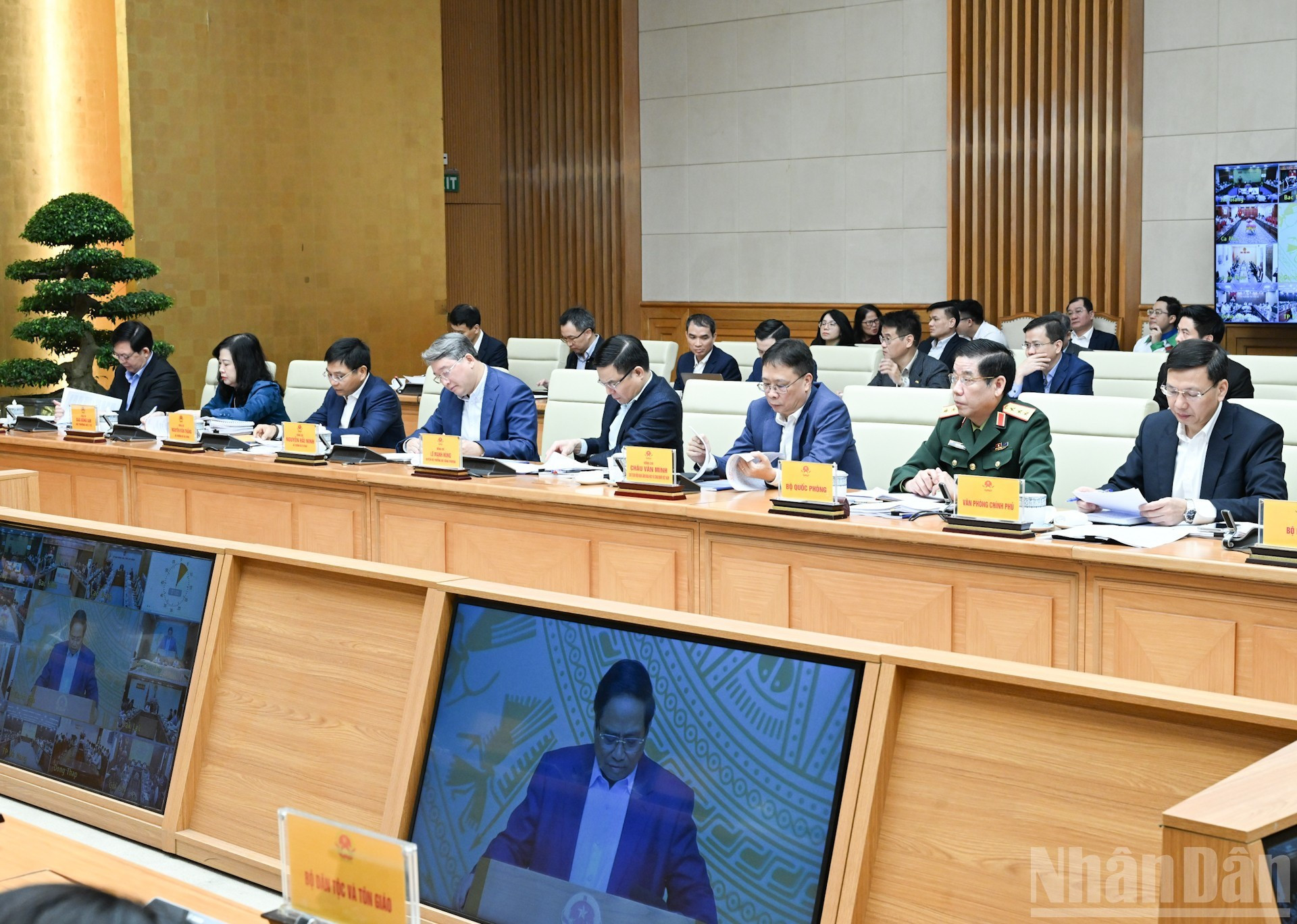 Viceprimeros ministros y otros delegados a la conferencia.