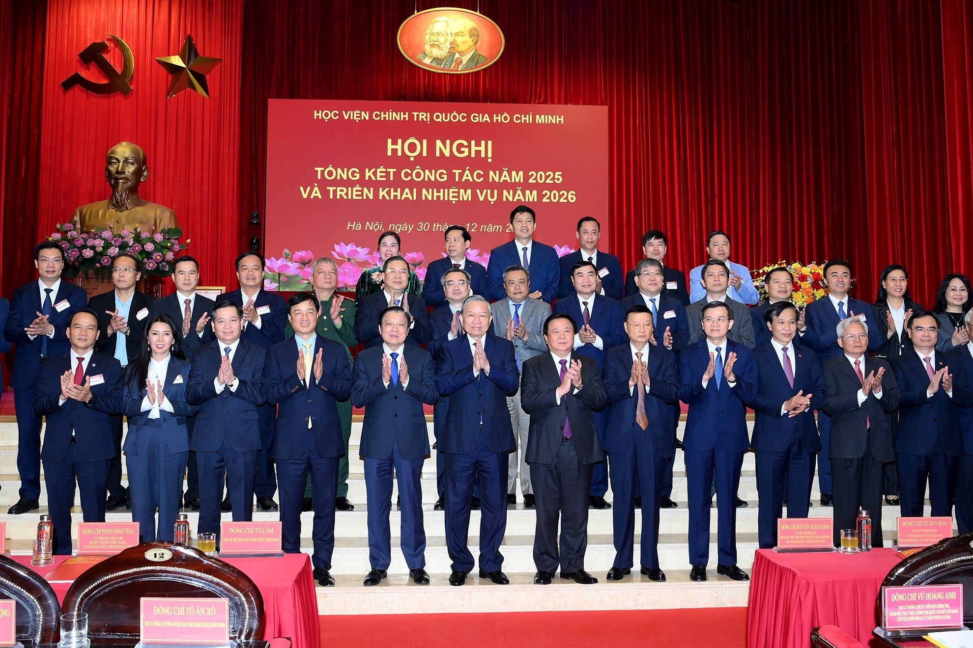 [Foto] Líder partidista de Vietnam presencia conferencia de balance de Academia Nacional de Política Ho Chi Minh