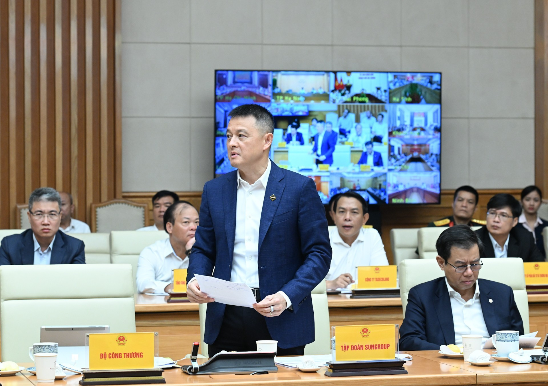 Un delegado de Sun Group, corporación vietnamita dedicada a las esferas de turismo, entretenimiento, bienes raíces e infraestructura.