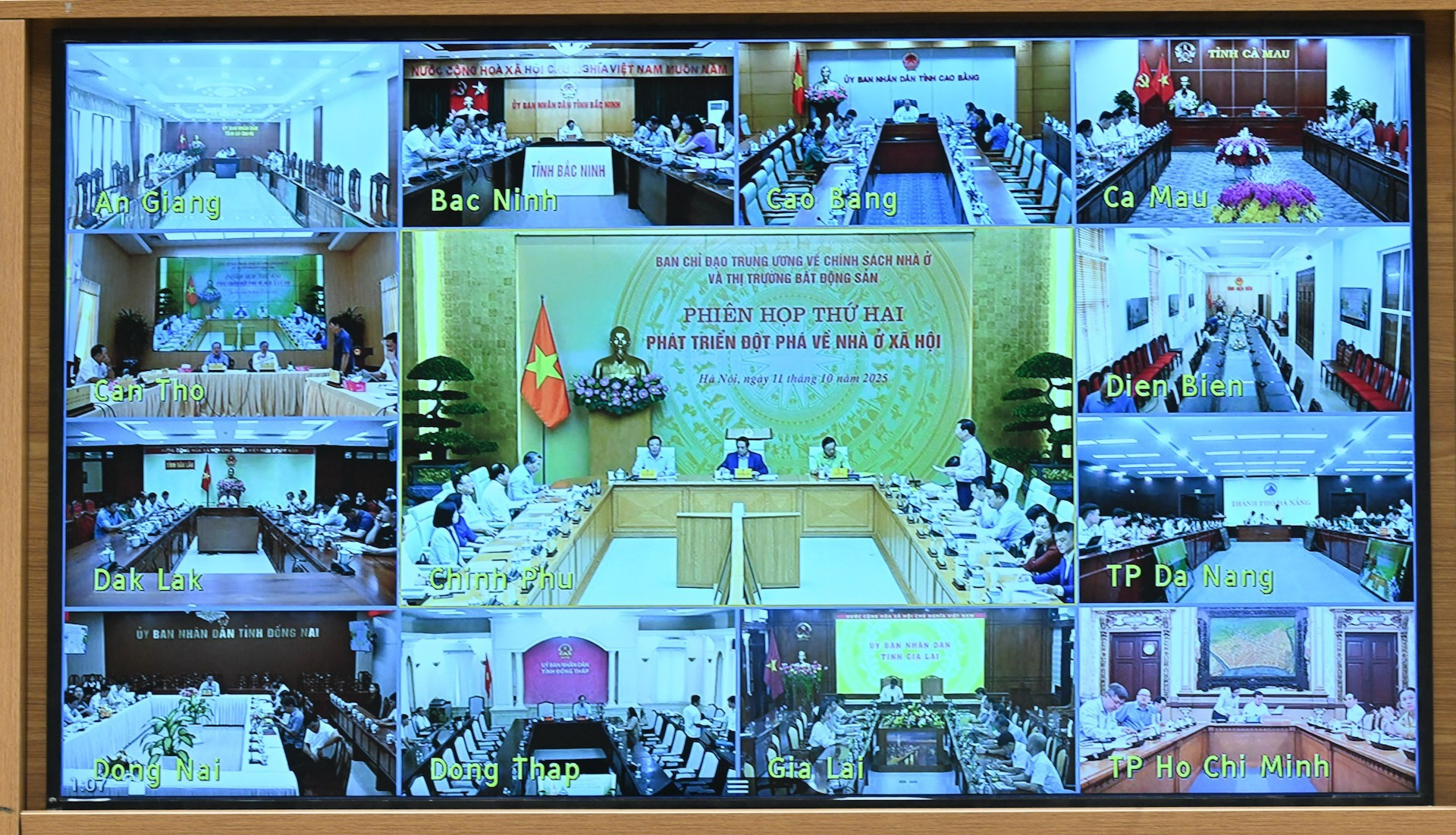 La reunión se transmite en vivo a otras ciudades y provincias del país.