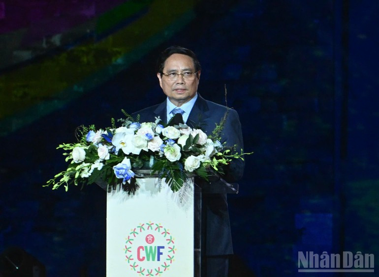 El primer ministro de Vietnam, Pham Minh Chinh, da palabras. El primer ministro de Vietnam, Pham Minh Chinh, da palabras.