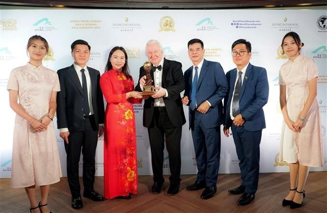 Los WTA otorgan el título "Geoparque Mundial de la Unesco: Destino Cultural Regional Líder de Asia en 2025" a la meseta kárstica de Dong Van. Los WTA otorgan el título "Geoparque Mundial de la Unesco: Destino Cultural Regional Líder de Asia en 2025" a la meseta kárstica de Dong Van.