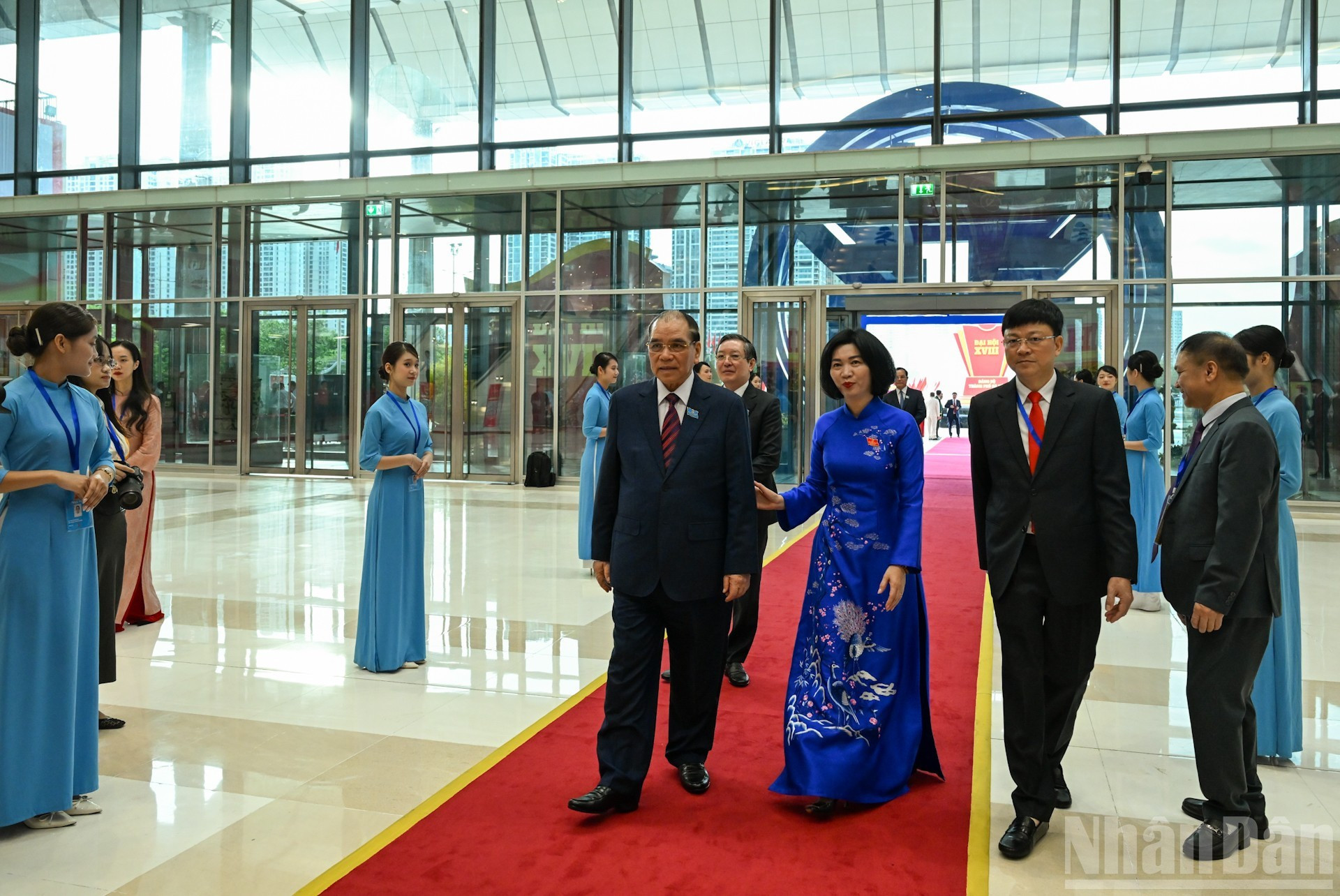 La cita cuenta con la participación del exsecretario general del PCV Nong Duc Manh.