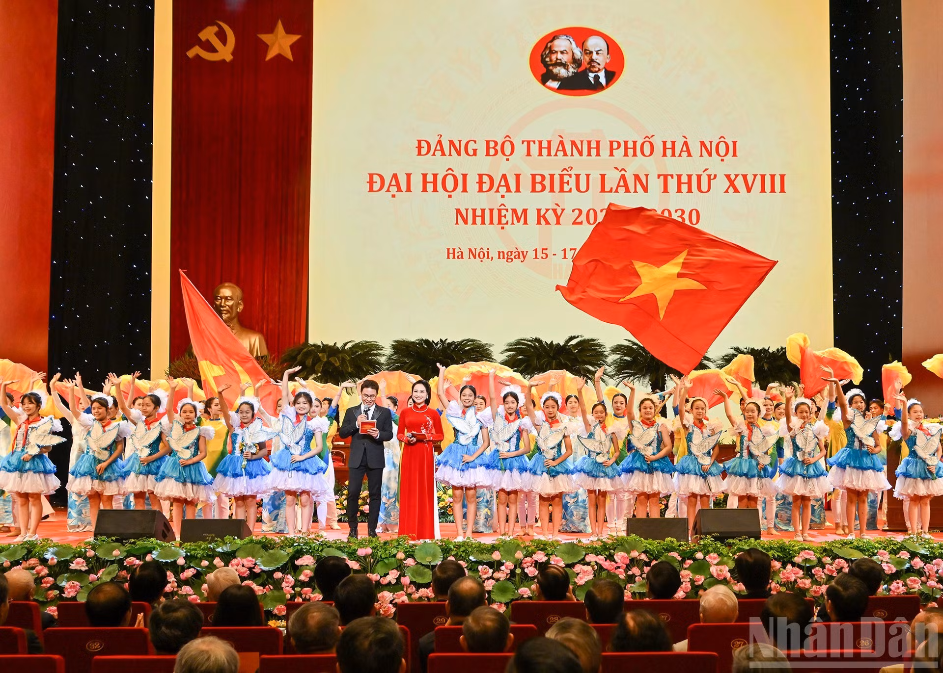 Una actuación del programa artístico inaugural de la cita.