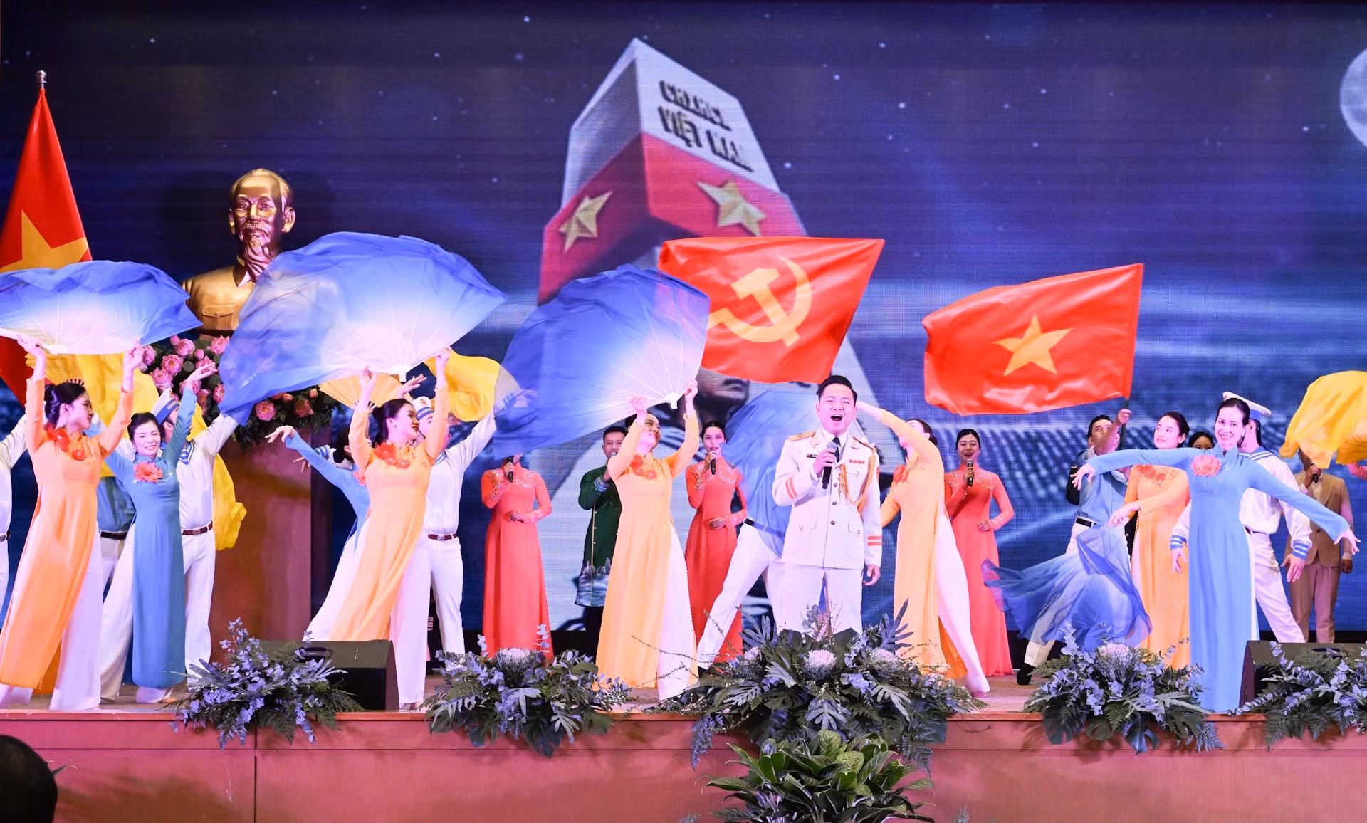 Vista del programa artístico en la cita.