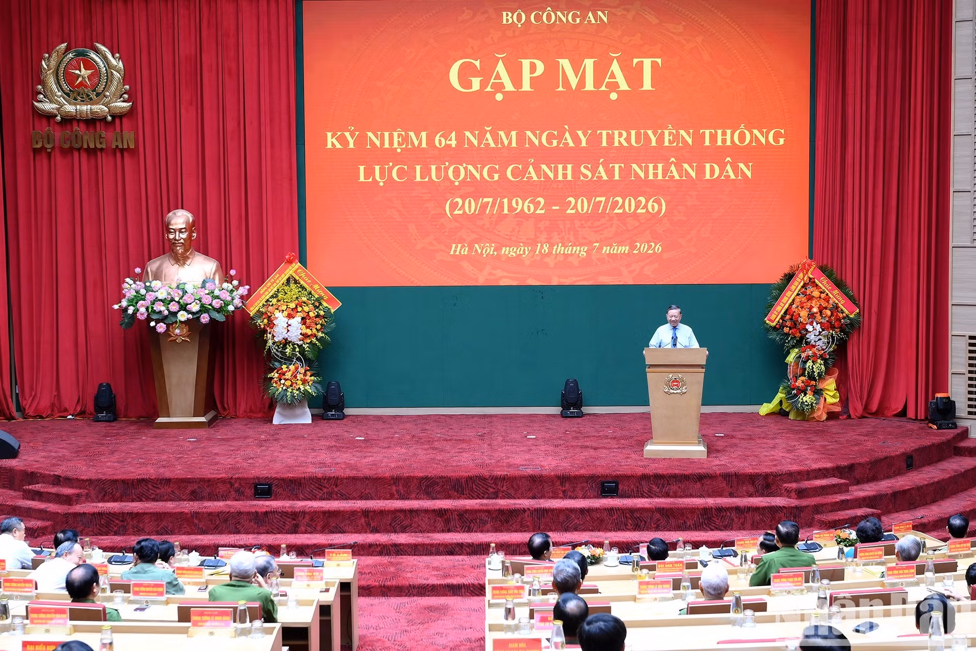 El secretario general del Partido Comunista y presidente de Vietnam, To Lam, interviene en el encuentro.