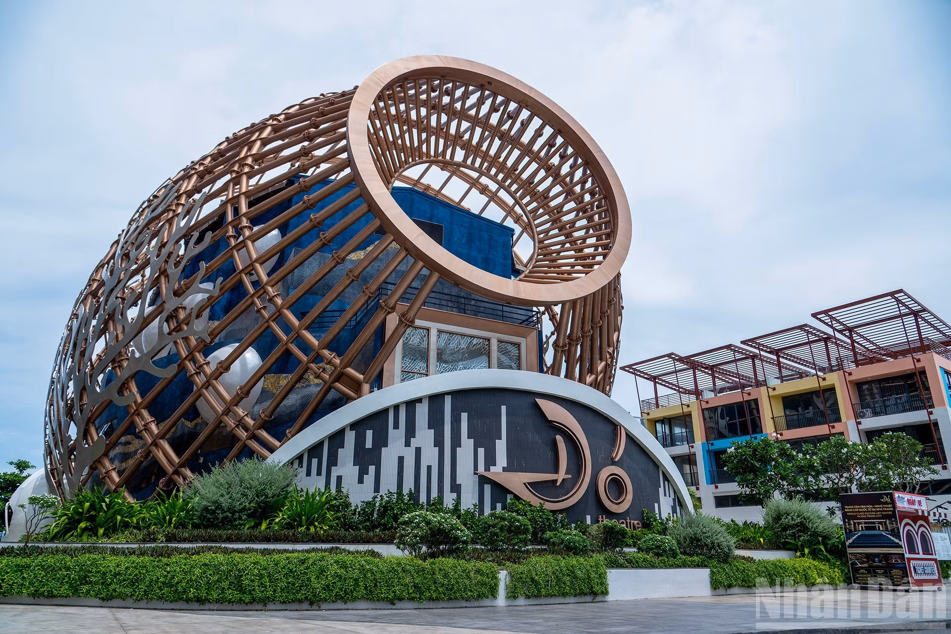 El alma del Teatro Do es la obra “Roi mo” (Títeres que sueñan), una renovación del arte de títeres de agua tradicional de Vietnam. Se trata de una experiencia imprescindible según quienes han visitado la ciudad costera de Nha Trang.