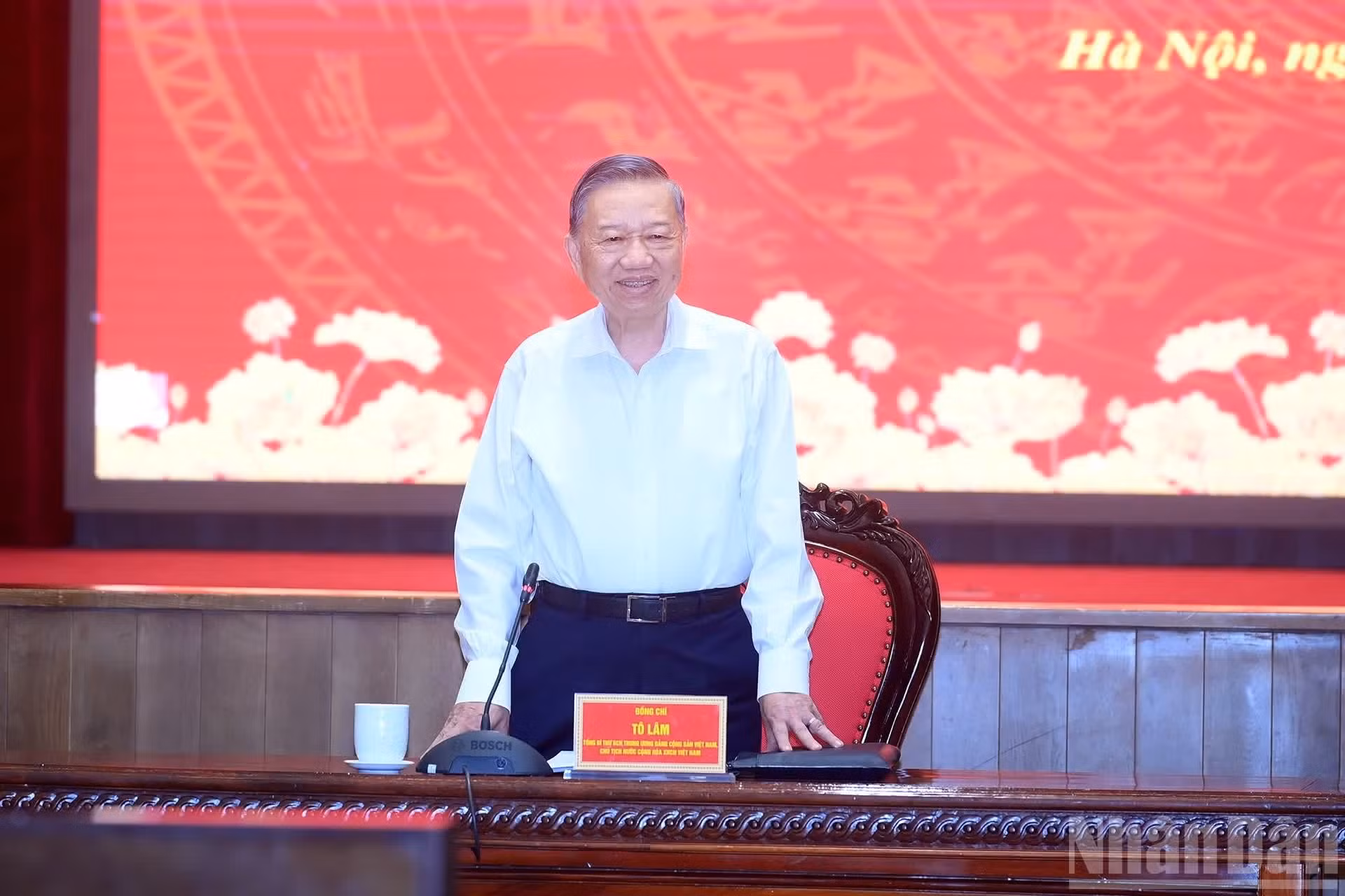 El secretario general del Partido Comunista y presidente de Vietnam, To Lam, ofrece directrices.