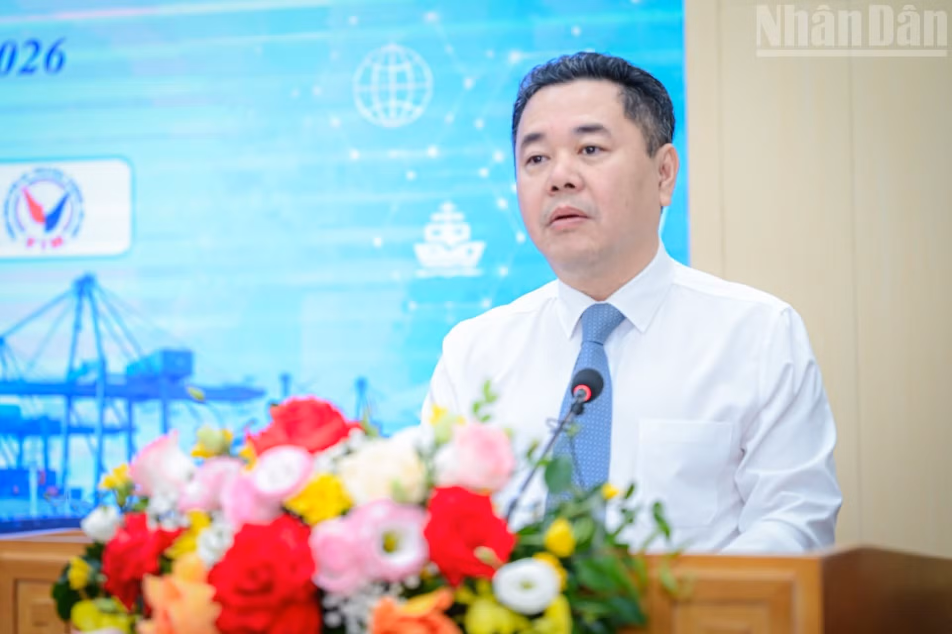 Nguyen Ngoc Canh, vicegobernador del Banco Estatal de Vietnam, tiene la palabra.