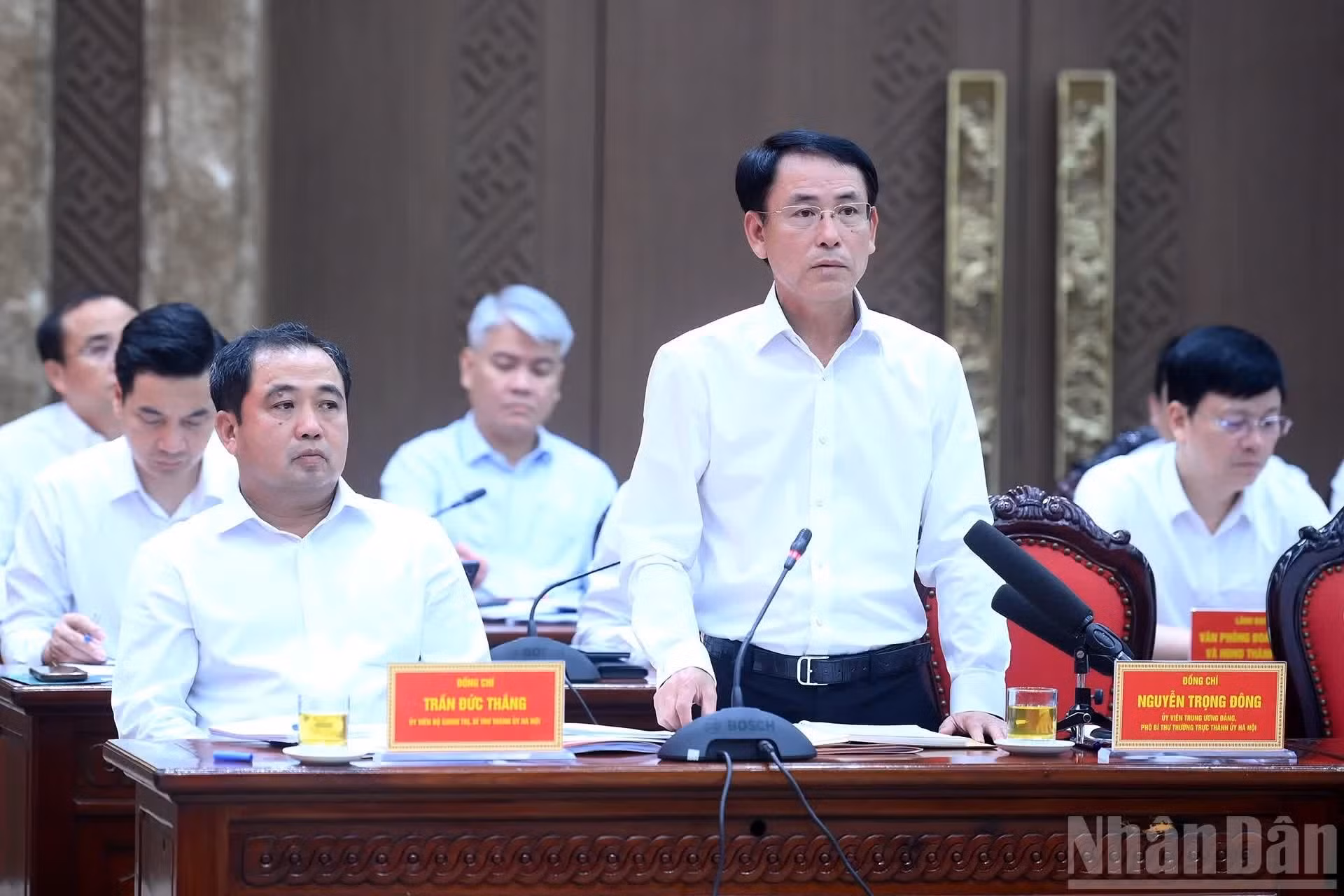 El vicesecretario permanente del Comité del PCV en Hanói, Nguyen Trong Dong, en su intervención.