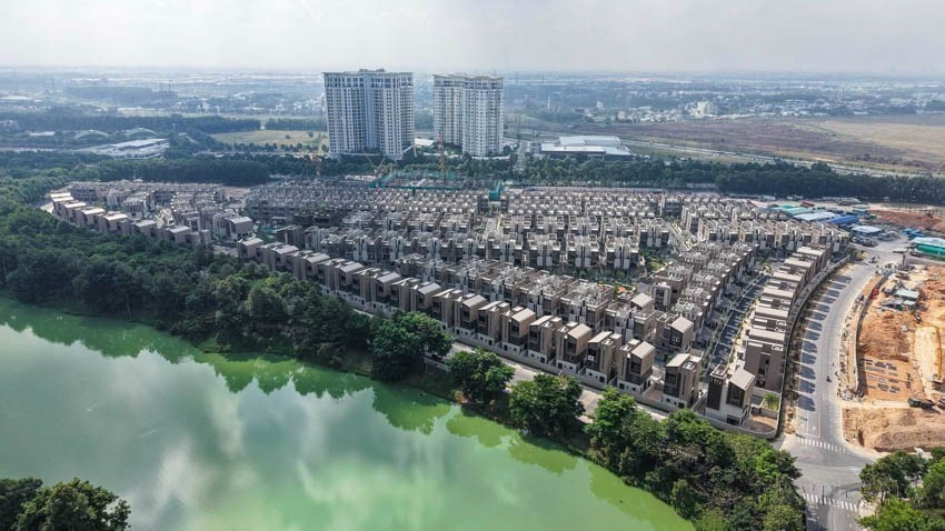 La provincia de Binh Duong (ahora fusionada con Ciudad Ho Chi Minh) ha ido consolidando su posición como un referente en el desarrollo de ciudades inteligentes en Vietnam y el Sudeste Asiático. La provincia de Binh Duong (ahora fusionada con Ciudad Ho Chi Minh) ha ido consolidando su posición como un referente en el desarrollo de ciudades inteligentes en Vietnam y el Sudeste Asiático.