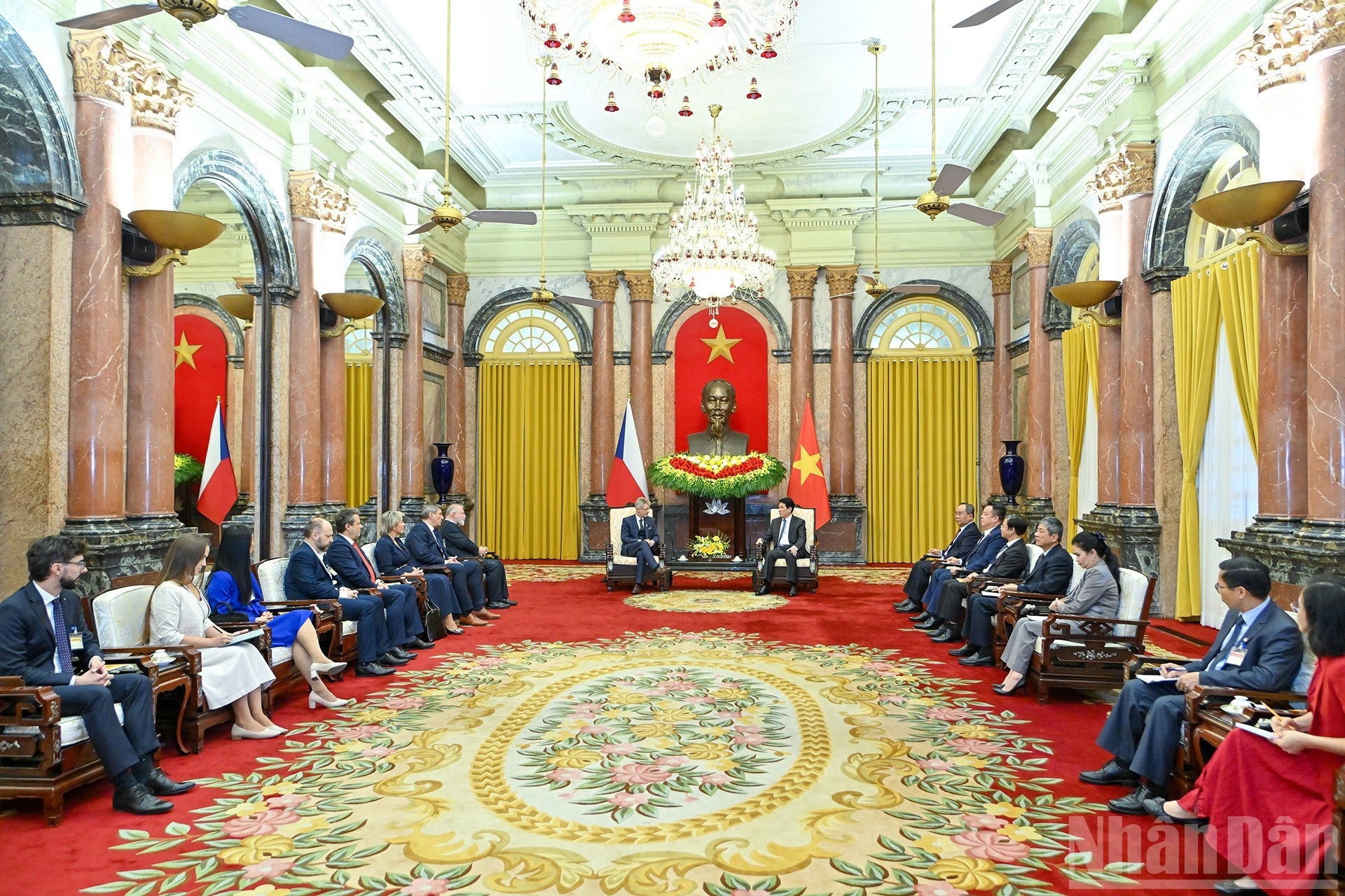 Panorama de la reunión.