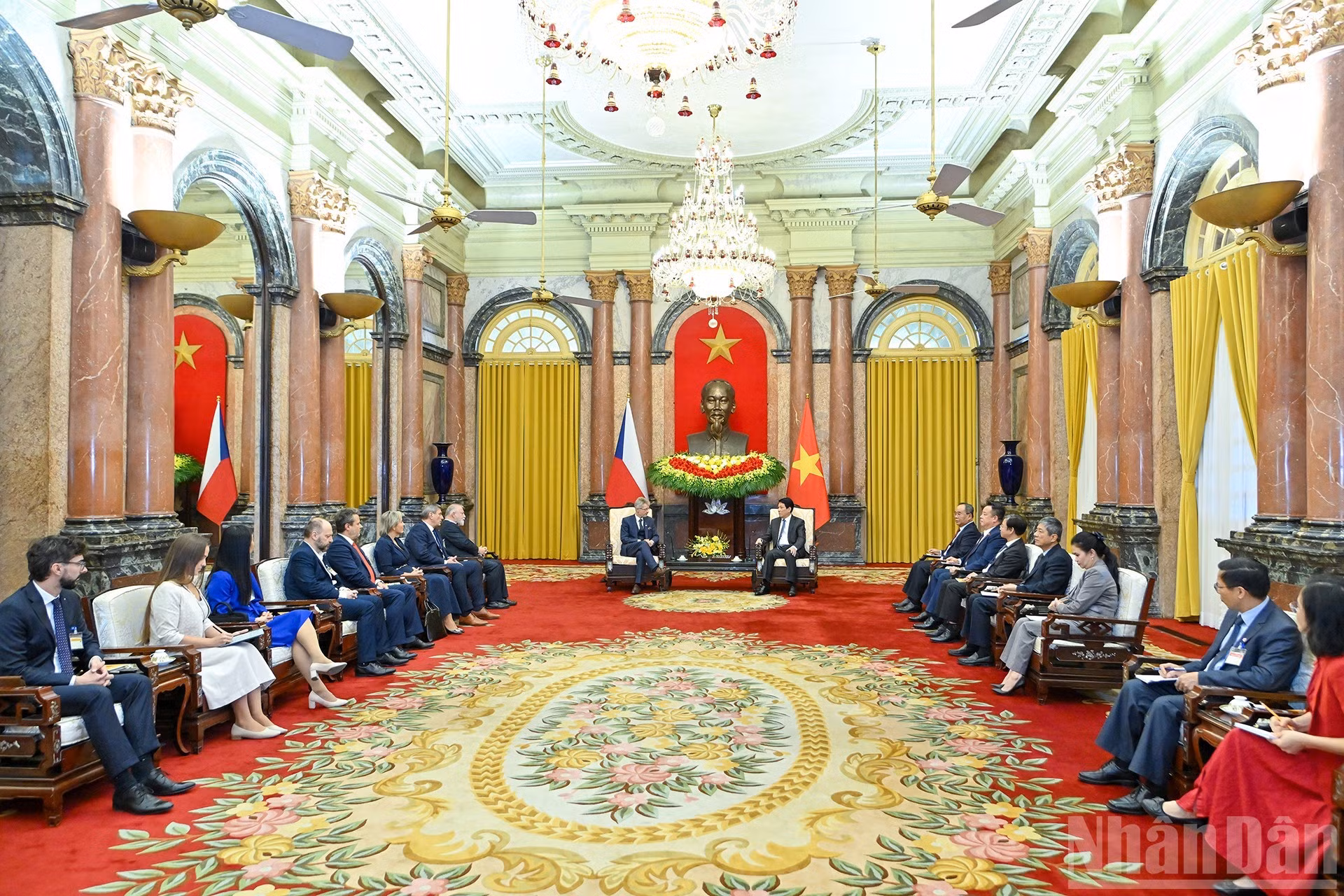 Panorama de la reunión.